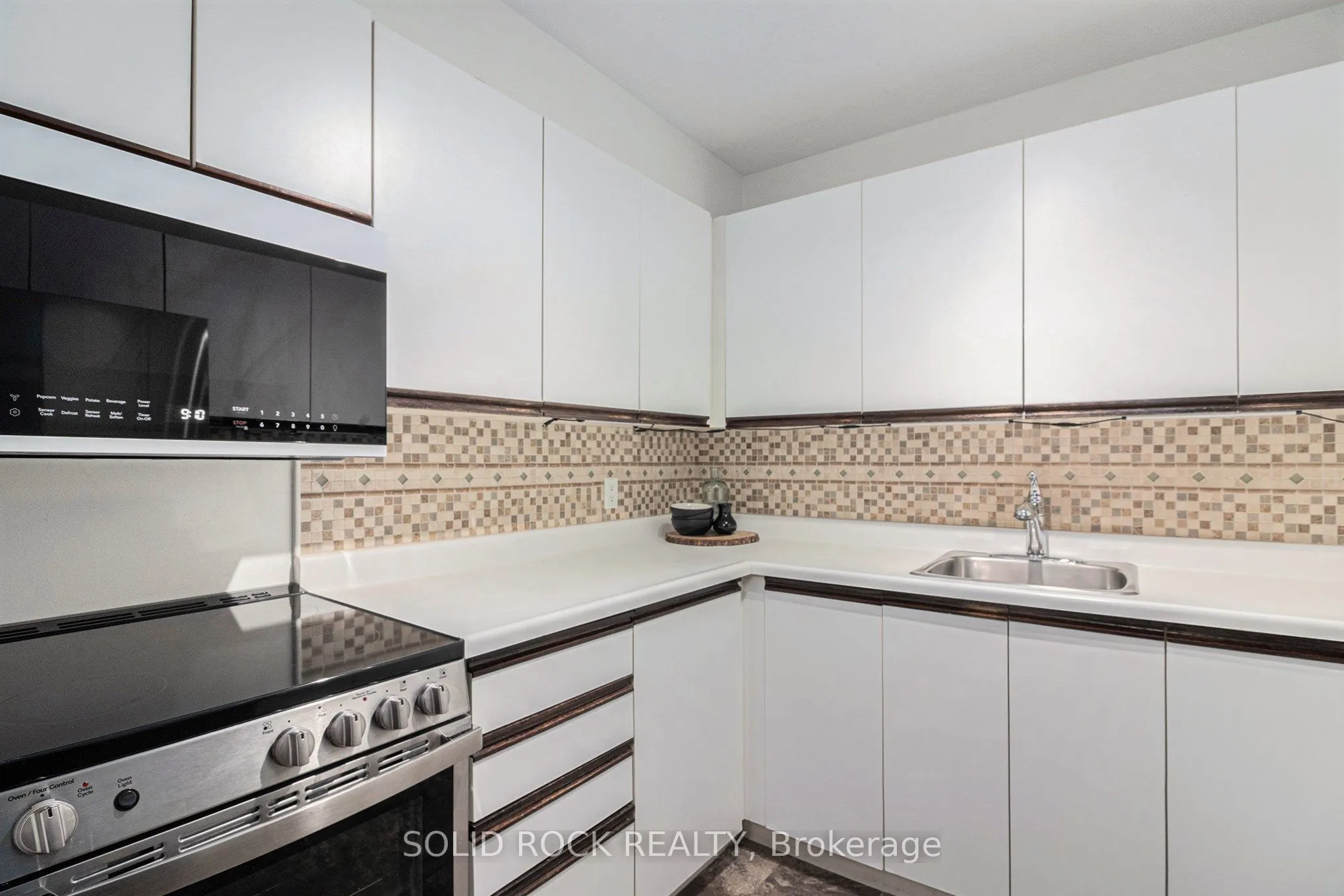 475 Laurier Avenue W #1204