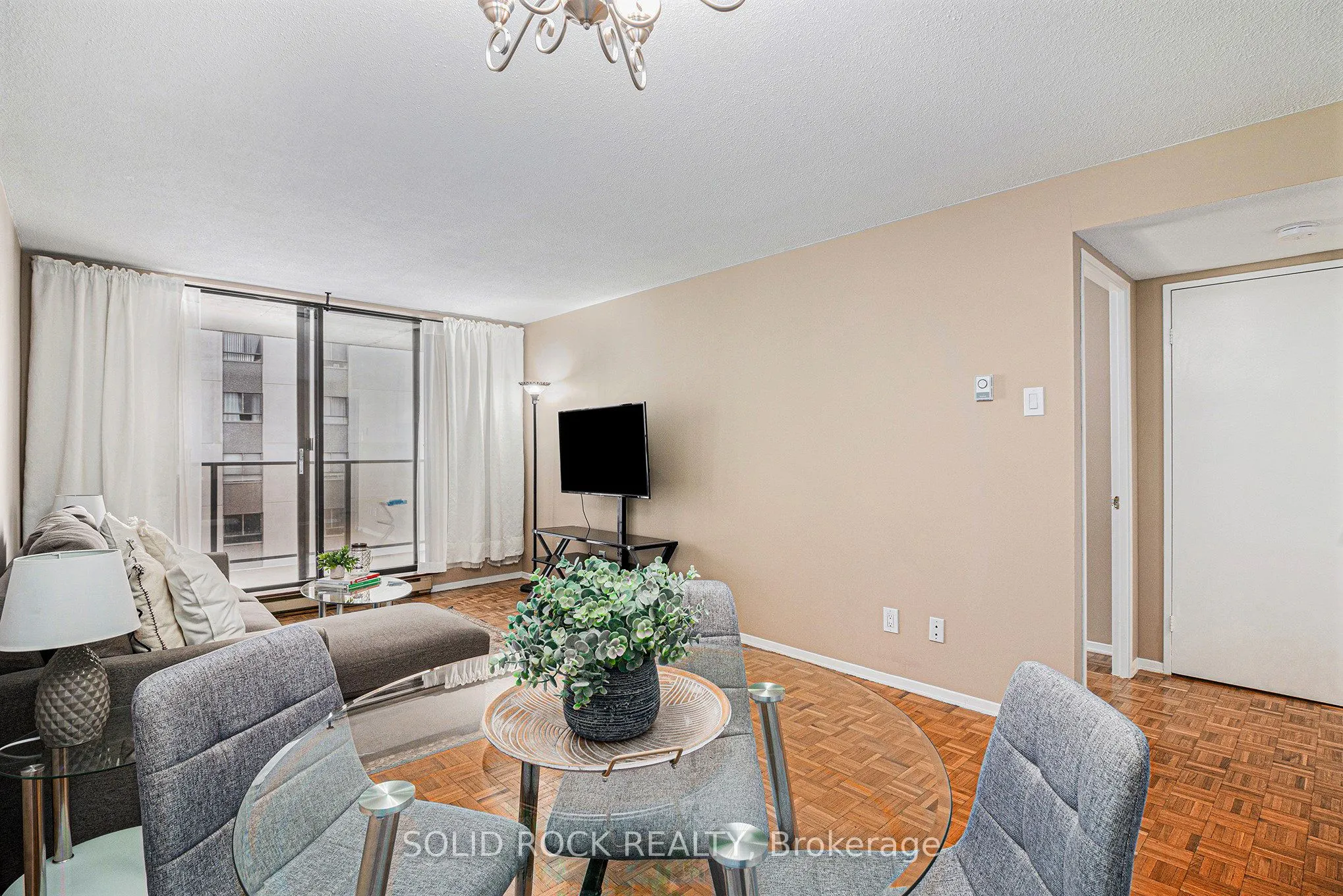 475 Laurier Avenue W #1204