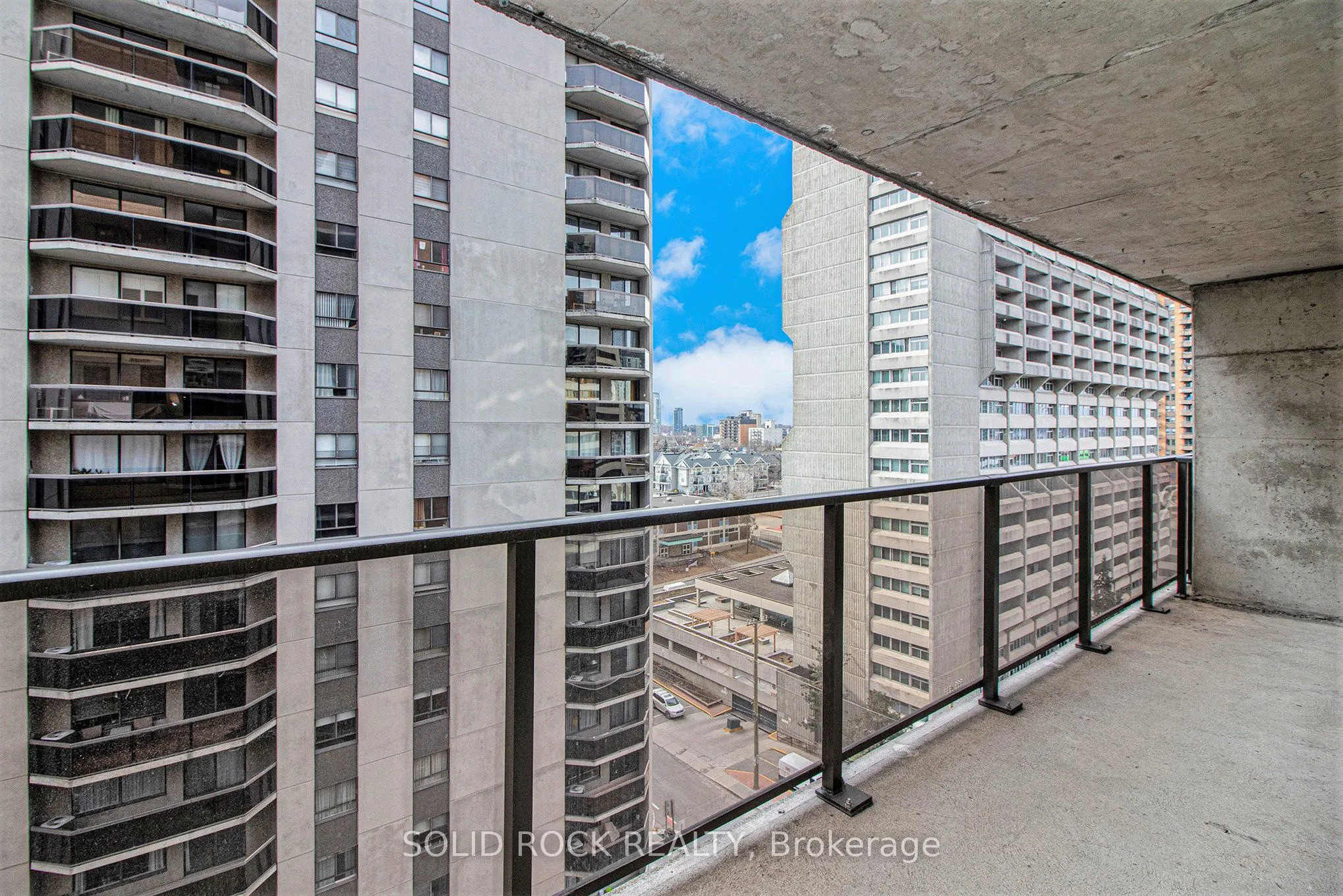 475 Laurier Avenue W #1204