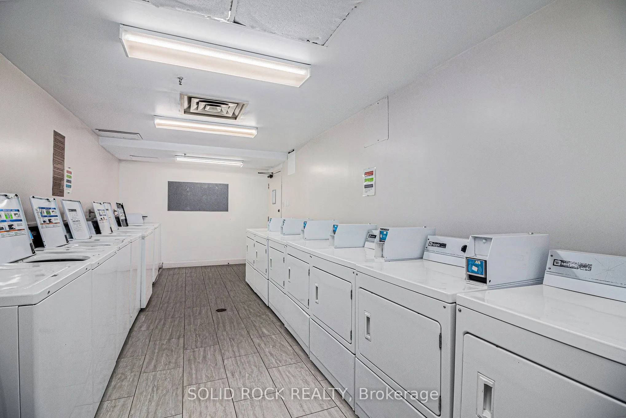 475 Laurier Avenue W #1204