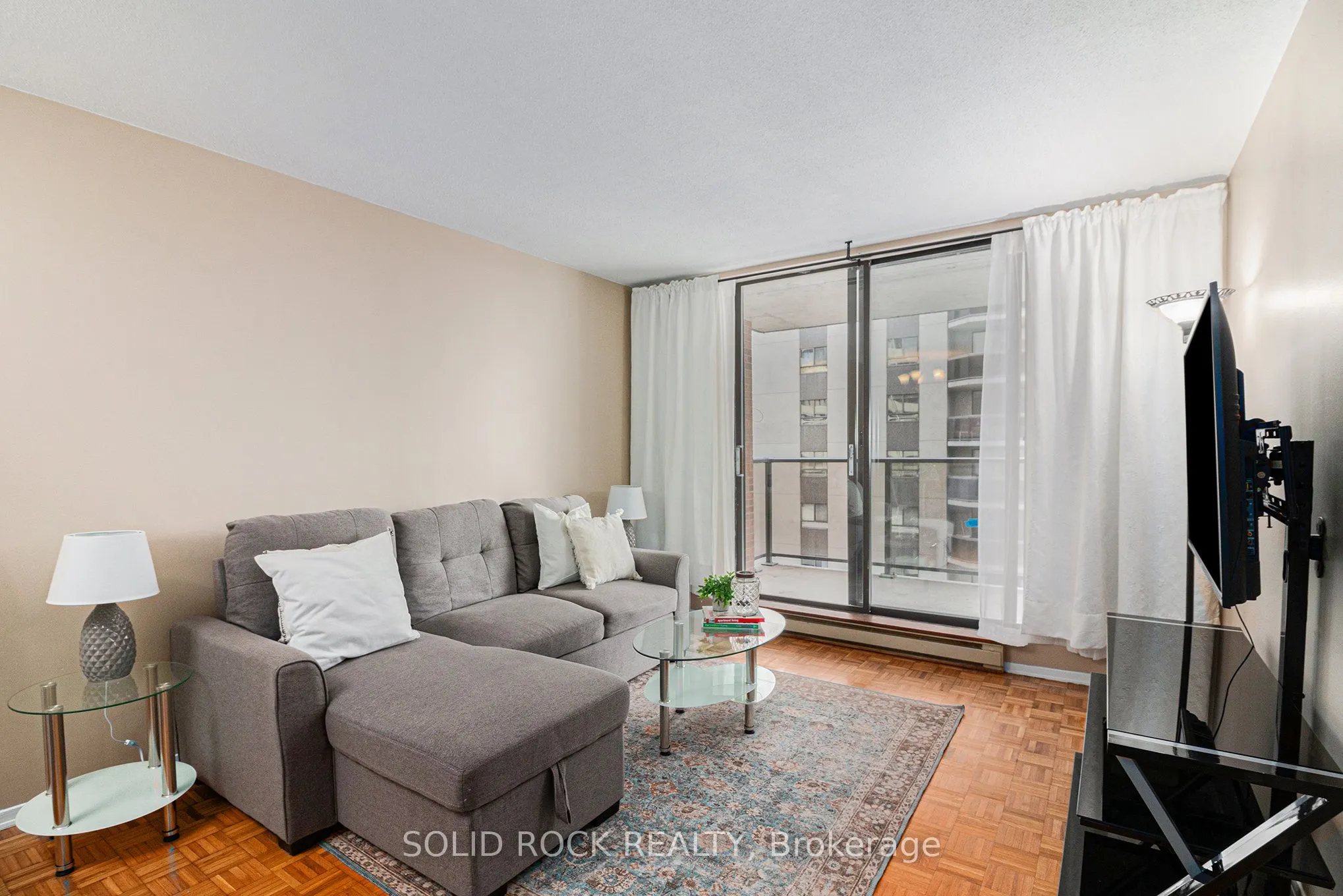 475 Laurier Avenue W #1204