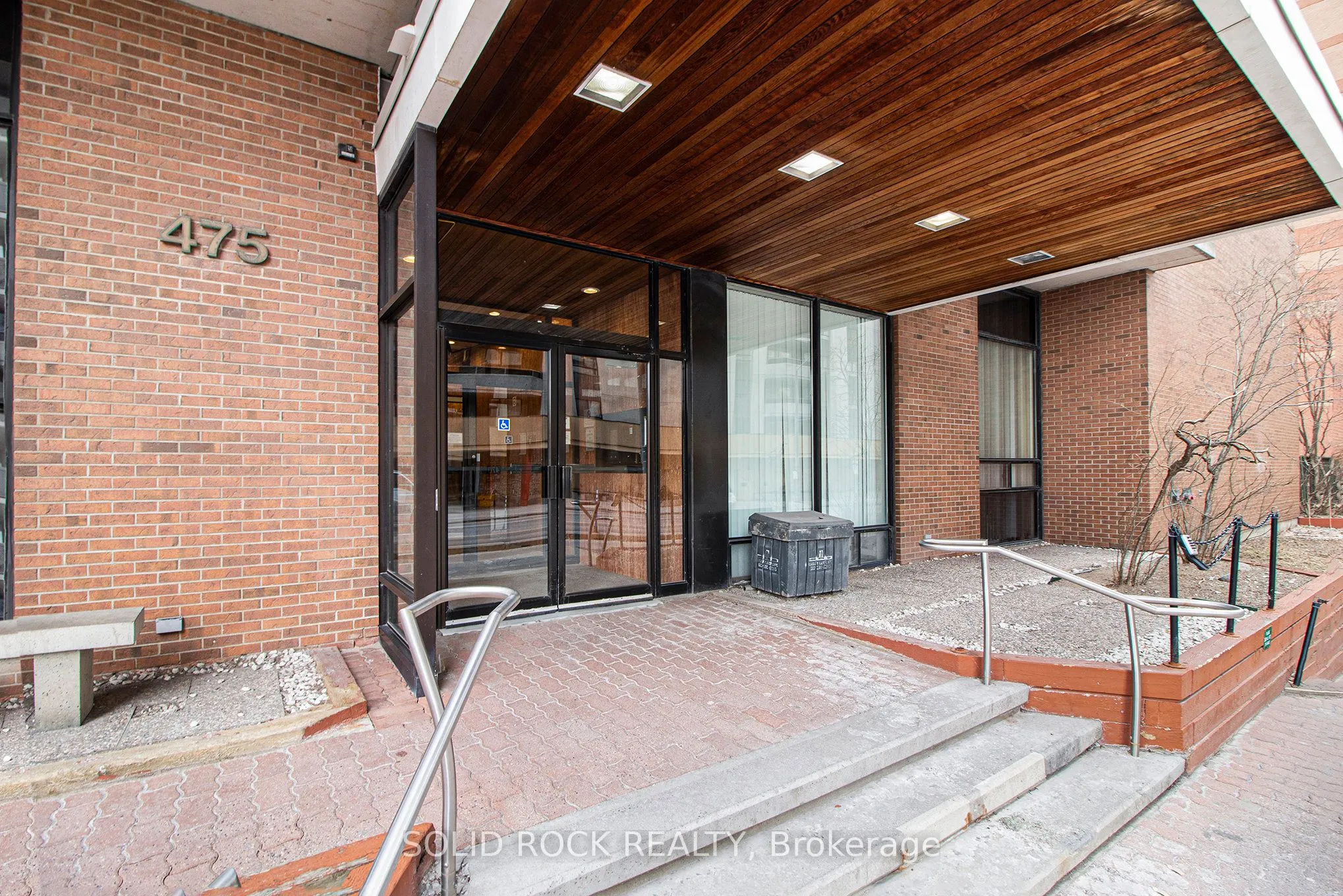 475 Laurier Avenue W #1204