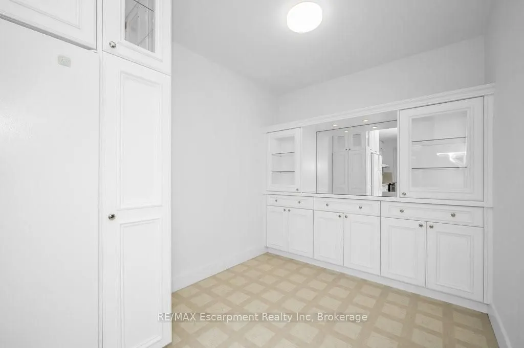 9 Grant Boulevard #201