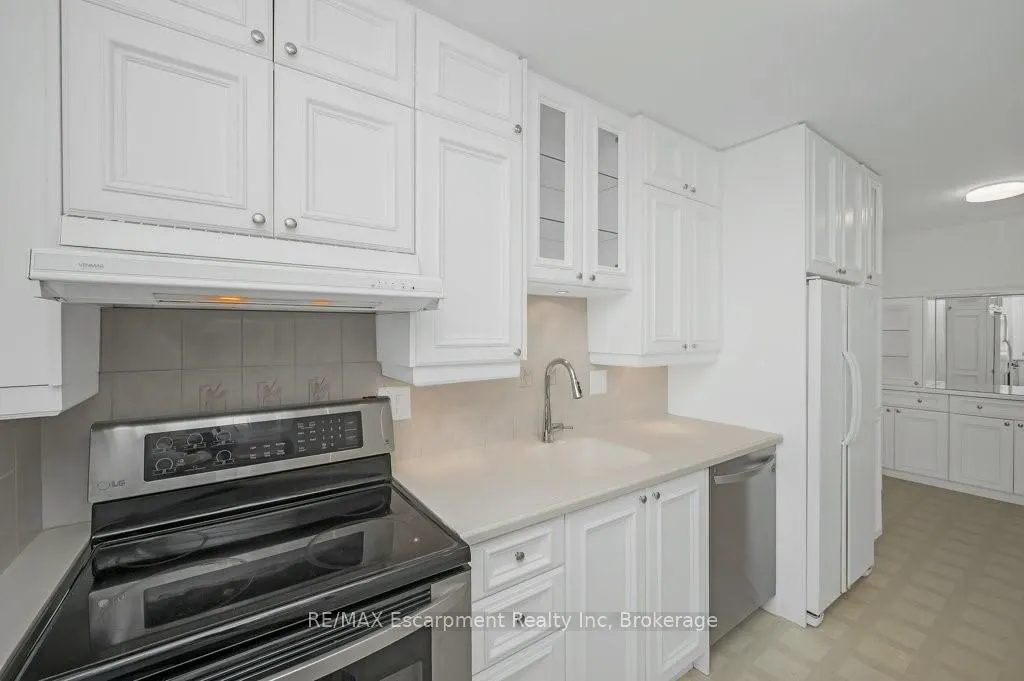 9 Grant Boulevard #201