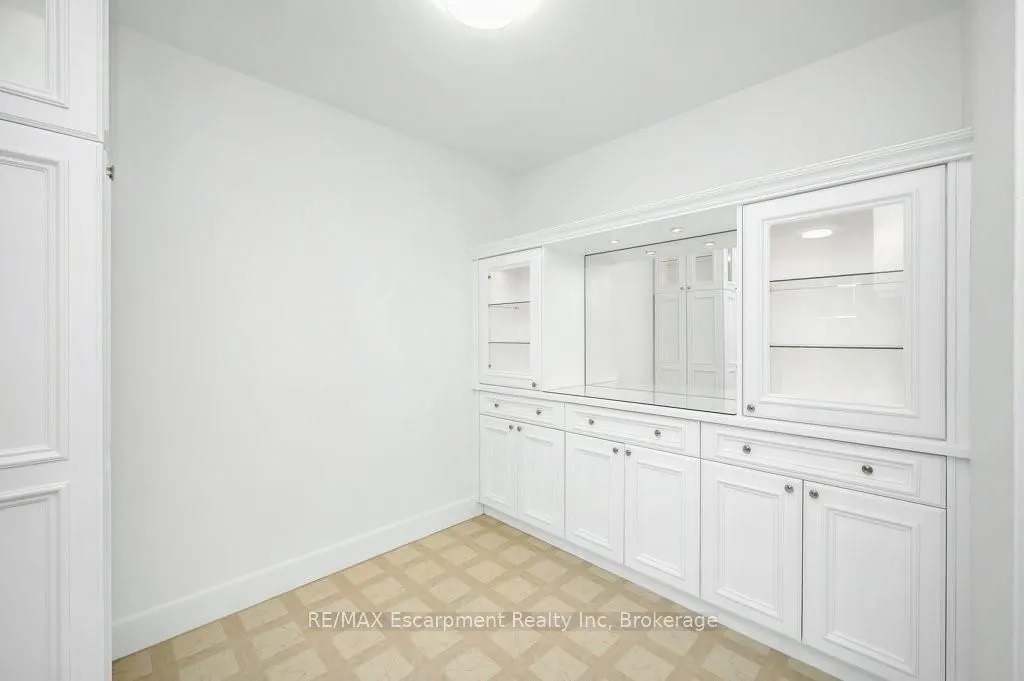 9 Grant Boulevard #201