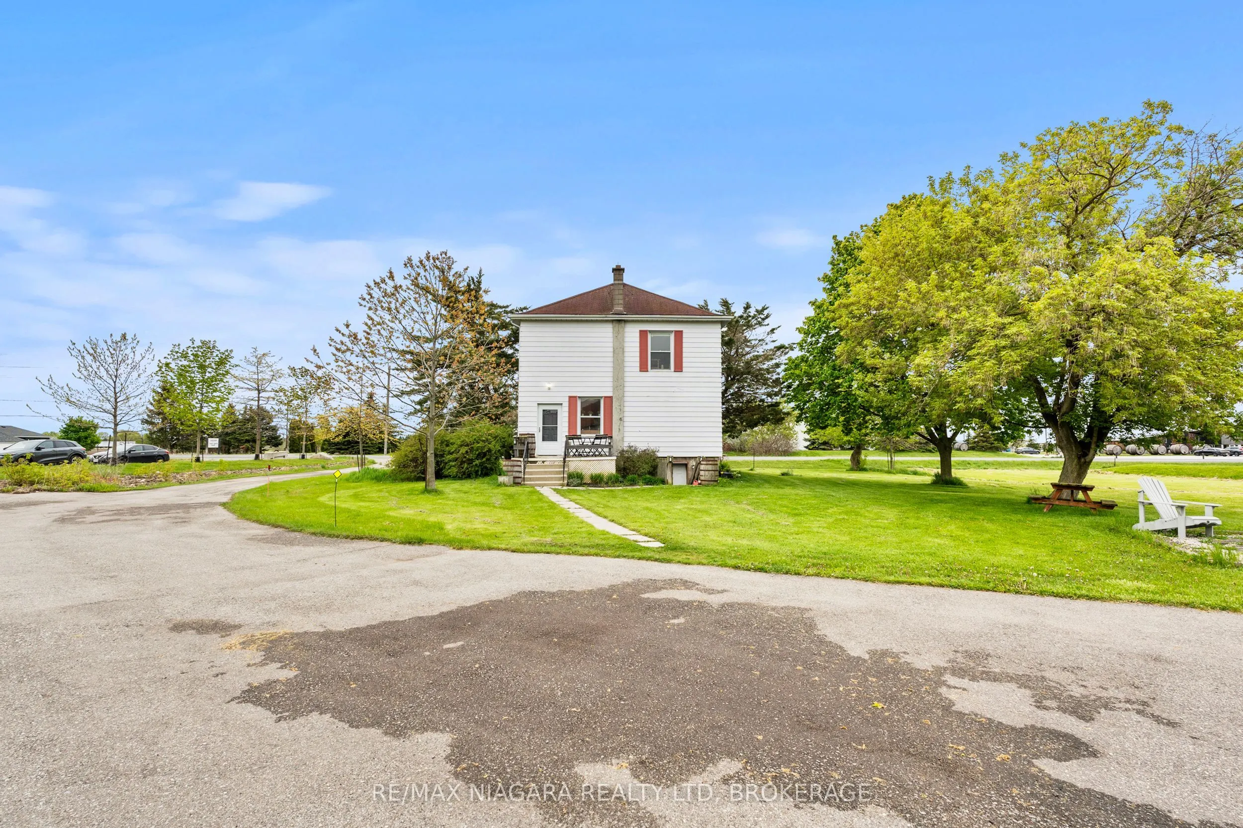 1068 Niagara Stone Road