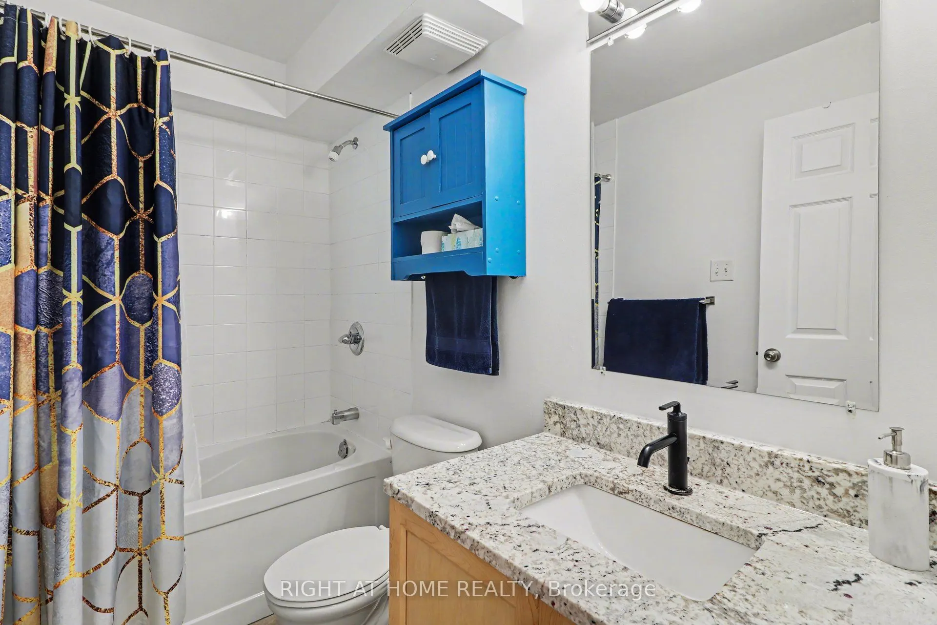 646 Cummings Avenue #202