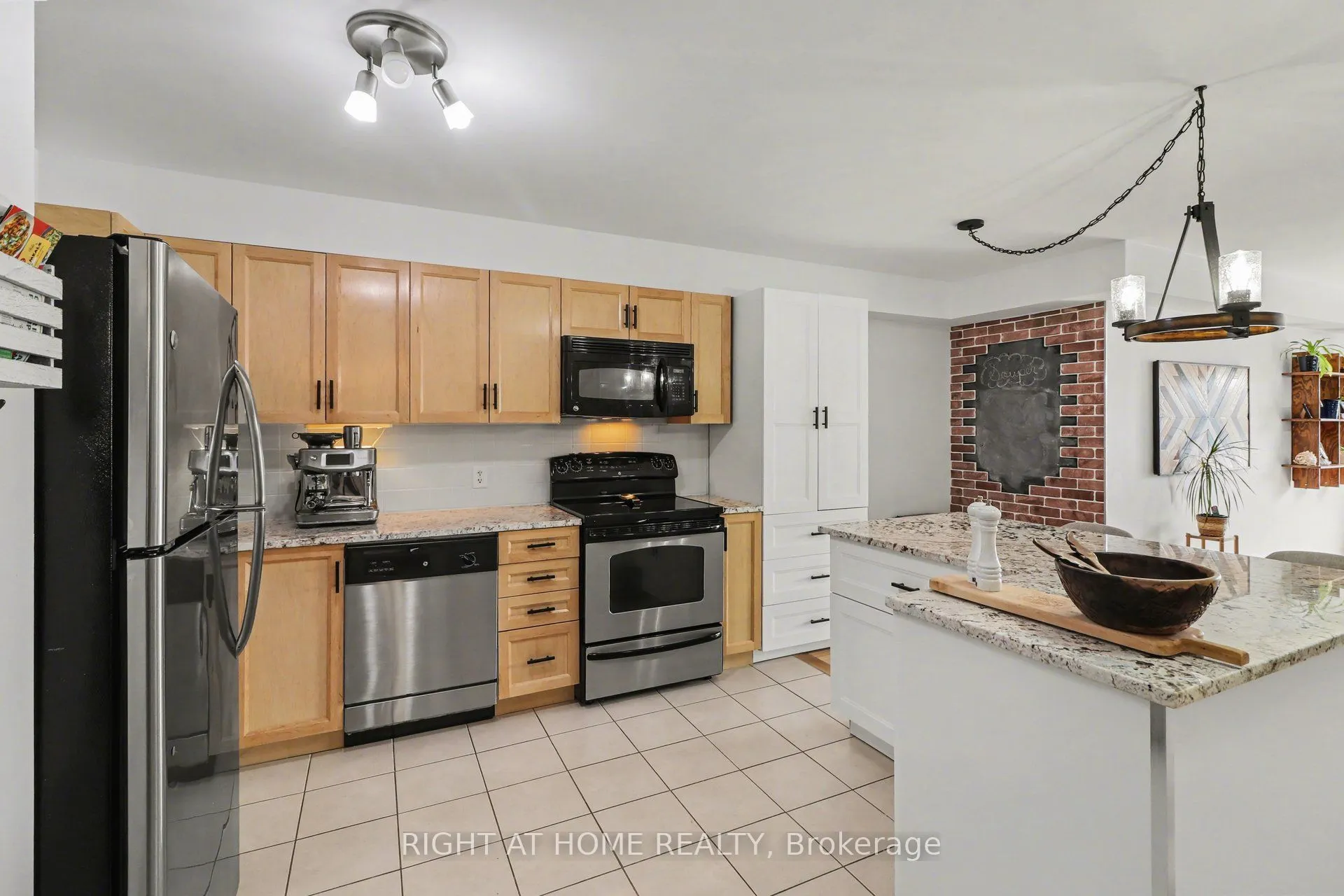 646 Cummings Avenue #202