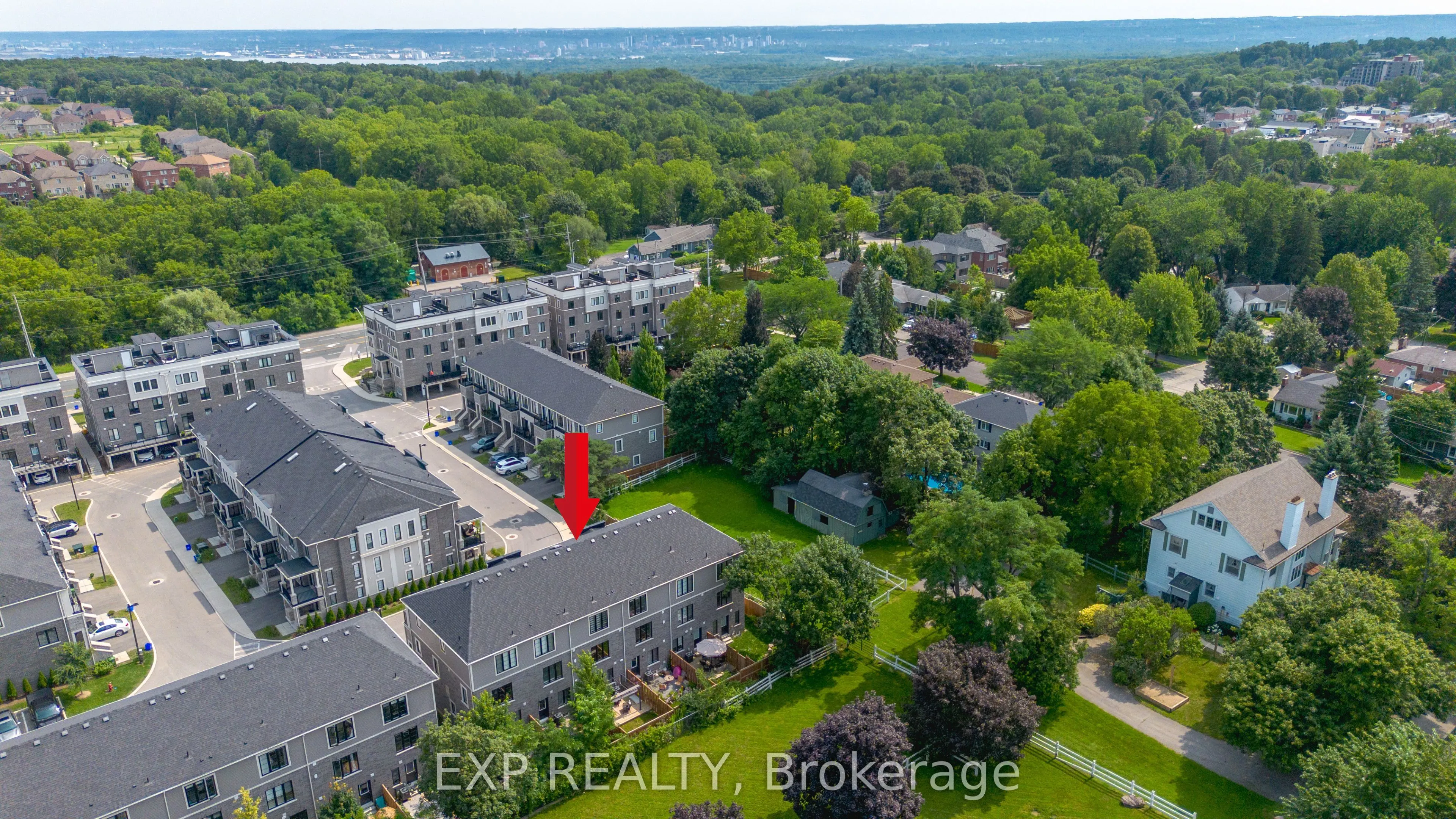 383 Dundas Street E #4