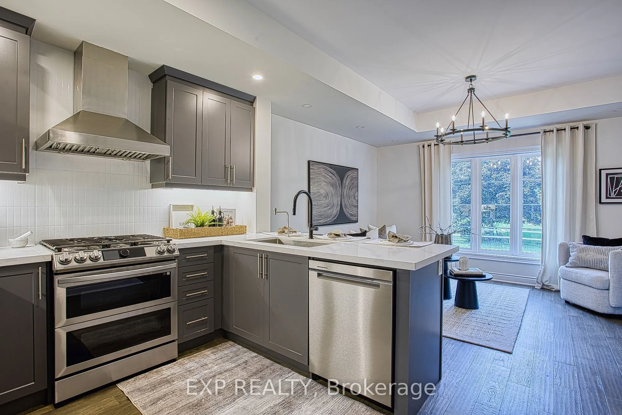 383 Dundas Street E #4