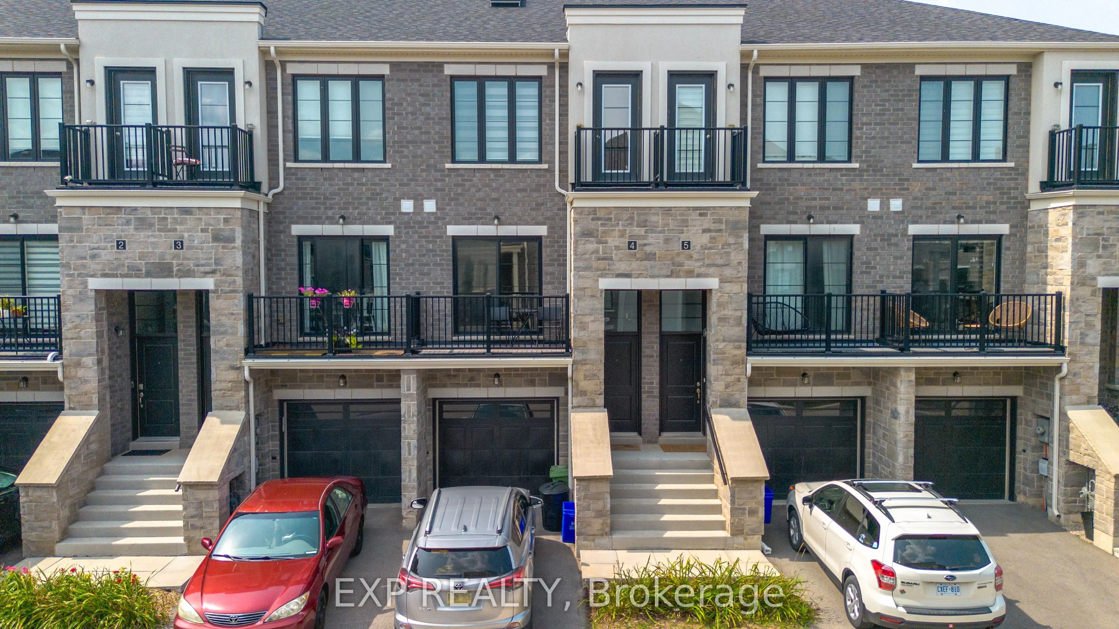 383 Dundas Street E #4