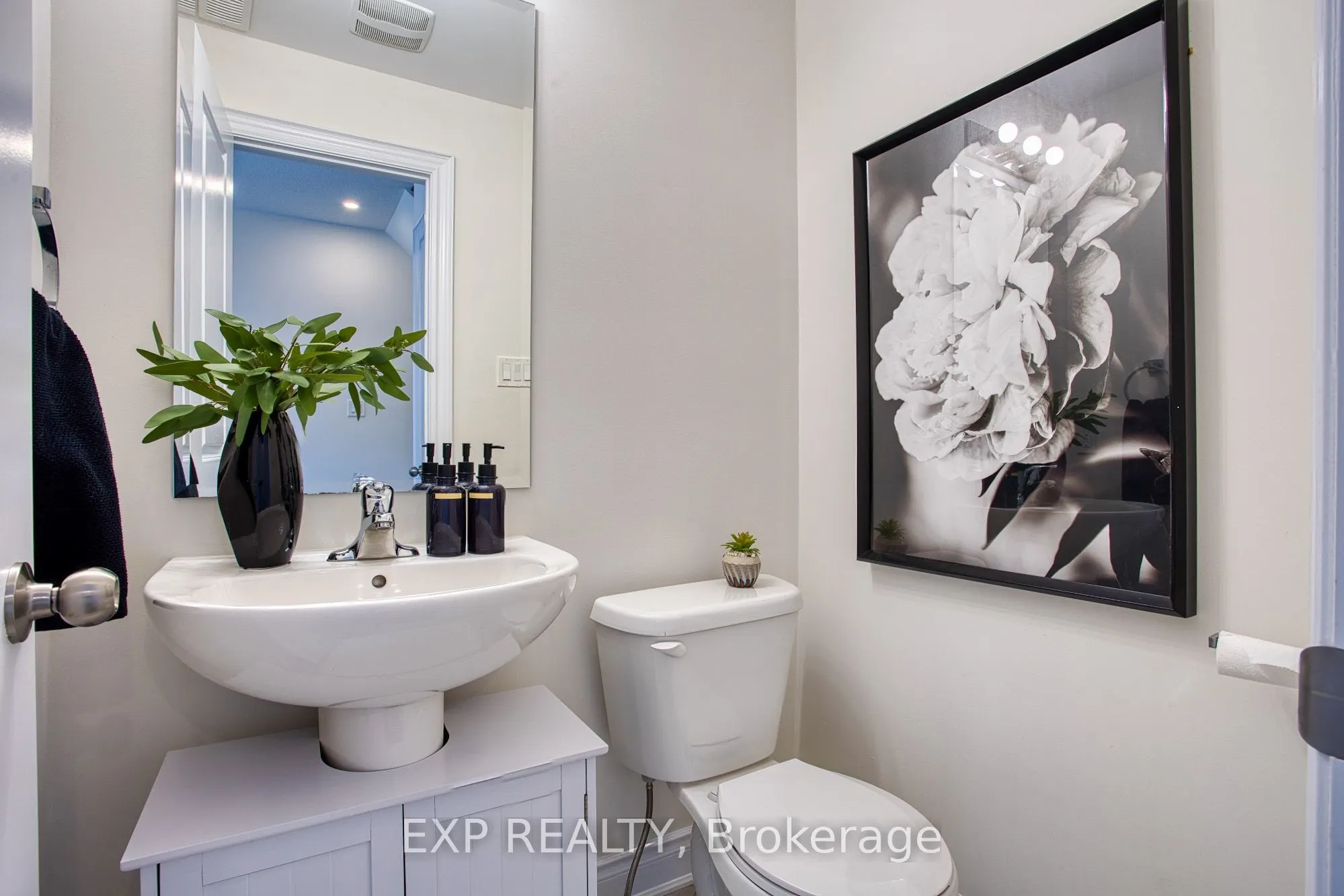 383 Dundas Street E #4