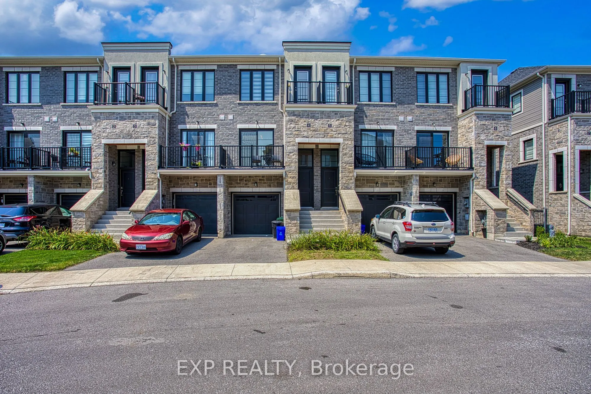 383 Dundas Street E #4