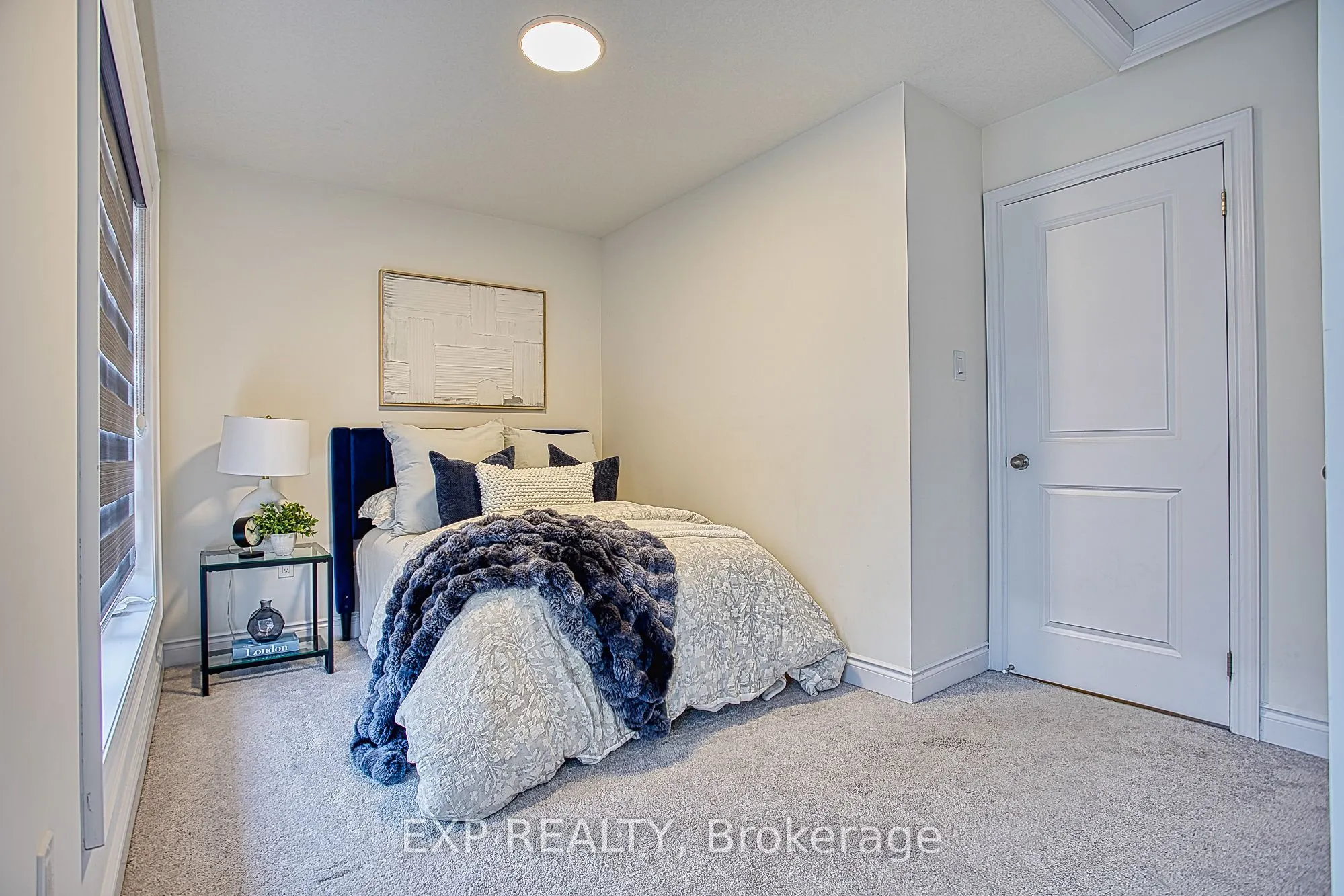 383 Dundas Street E #4