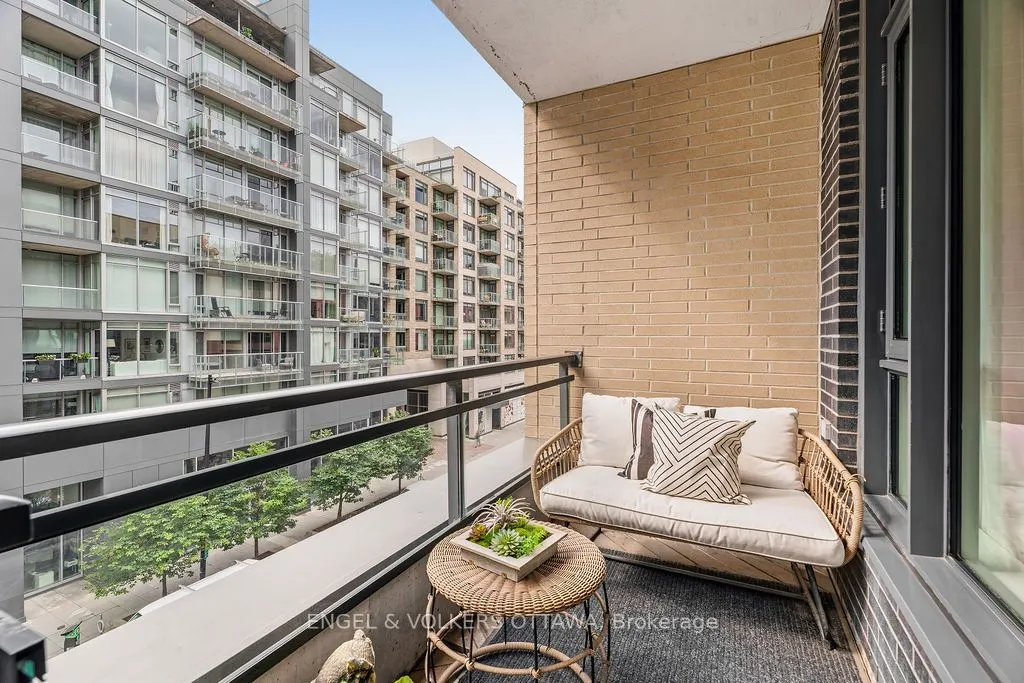 101 Richmond Road #418