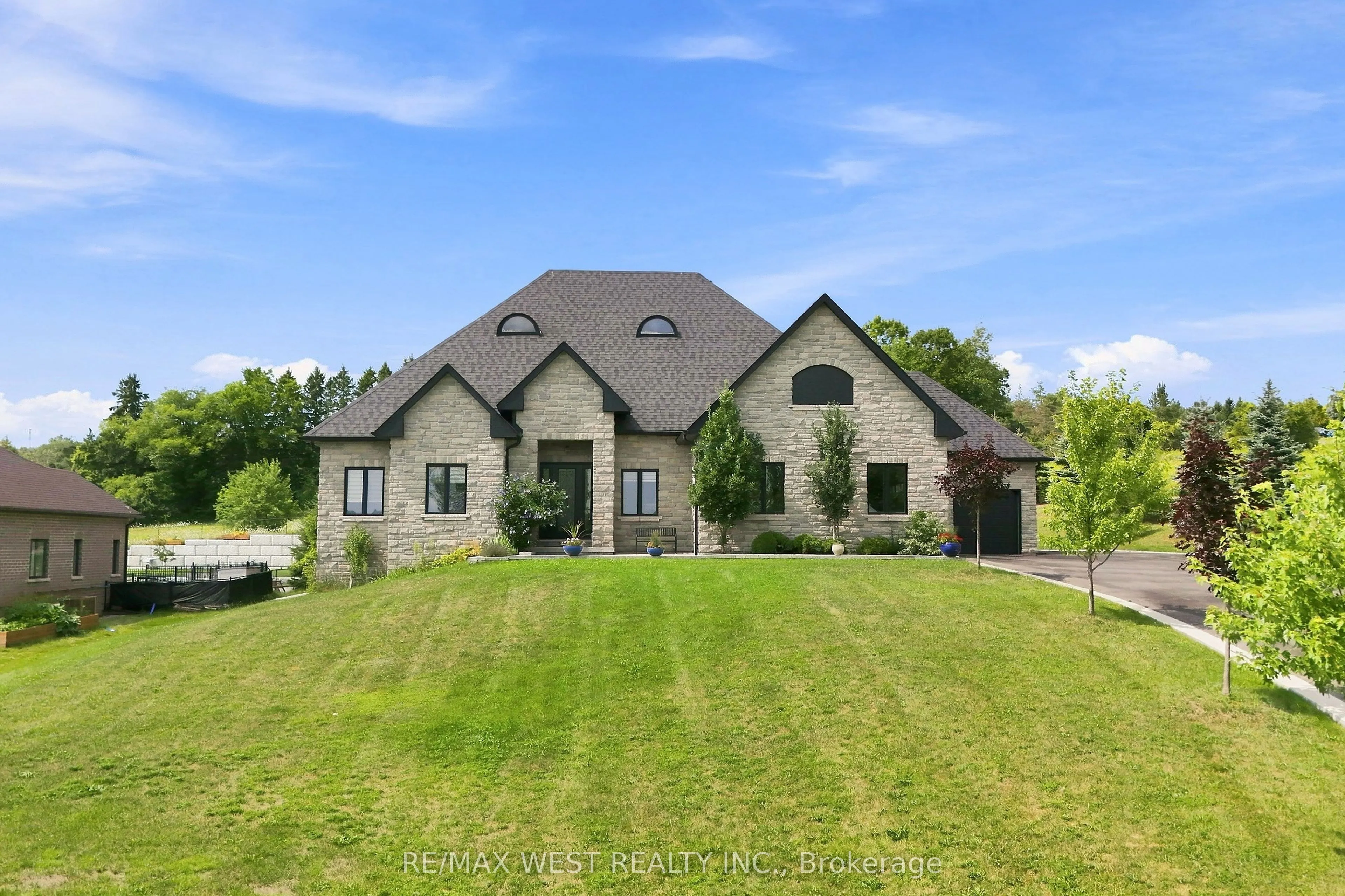 9450 Wellington Road 124