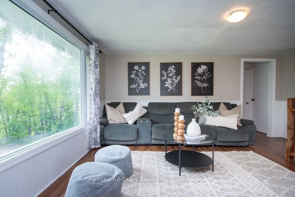 9 Riverside Drive