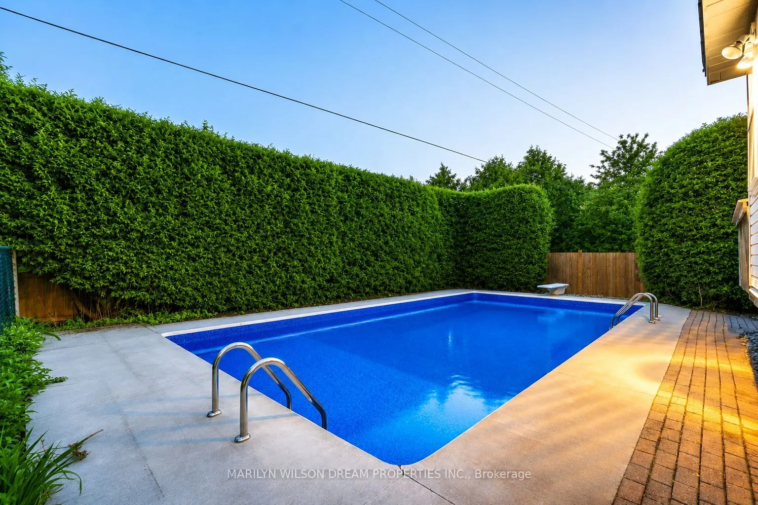 20 Coolbrook Crescent
