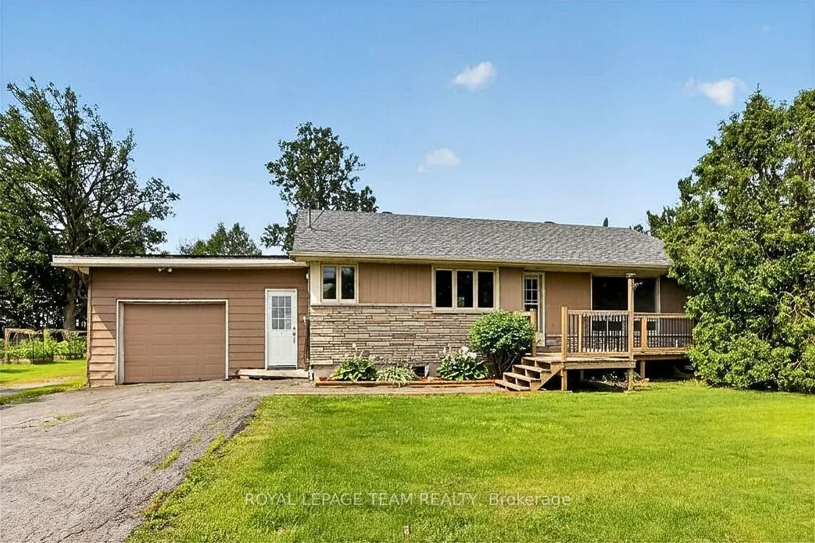 3679 Dunrobin Road