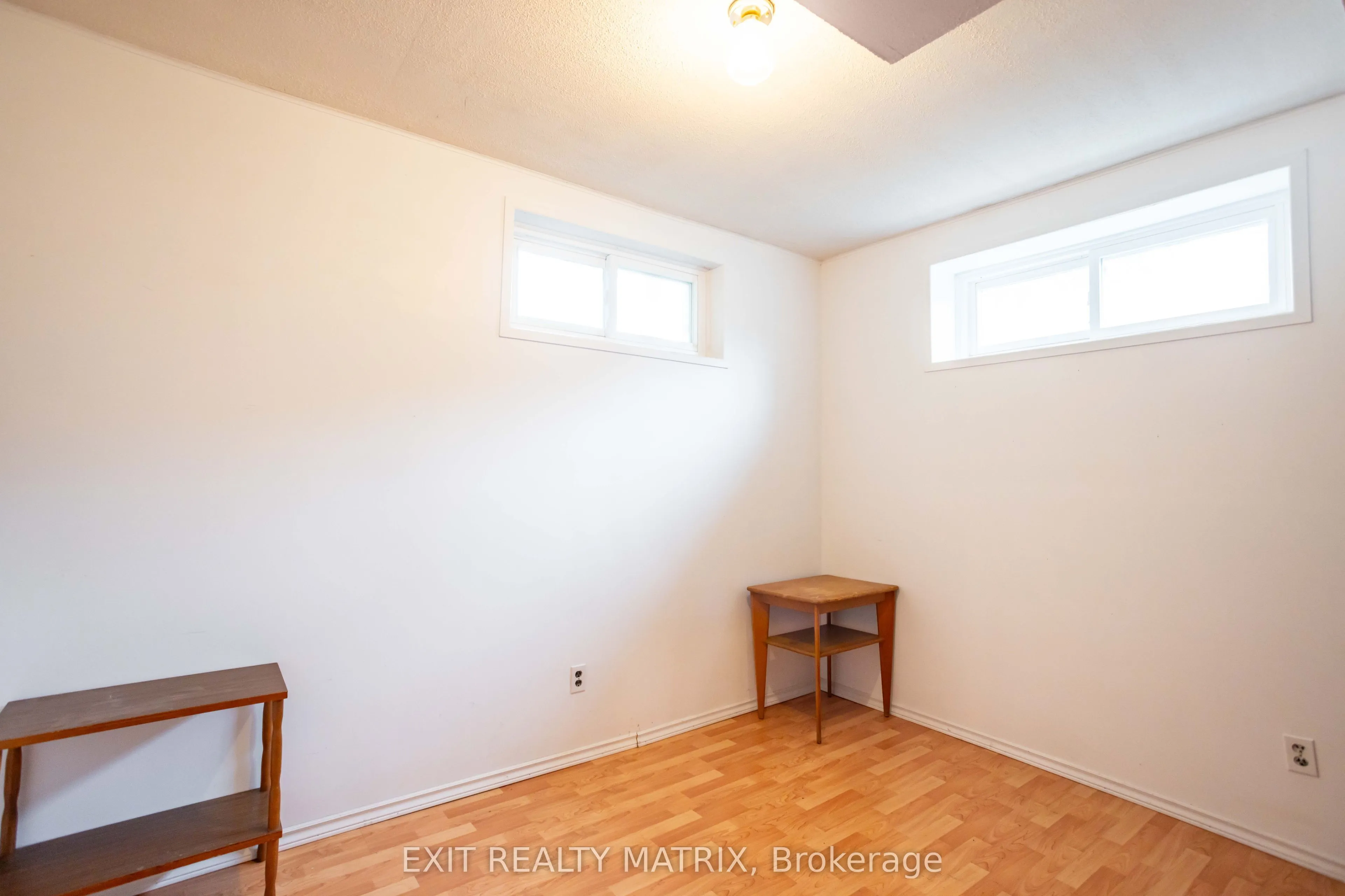 2174 Des Pins Street