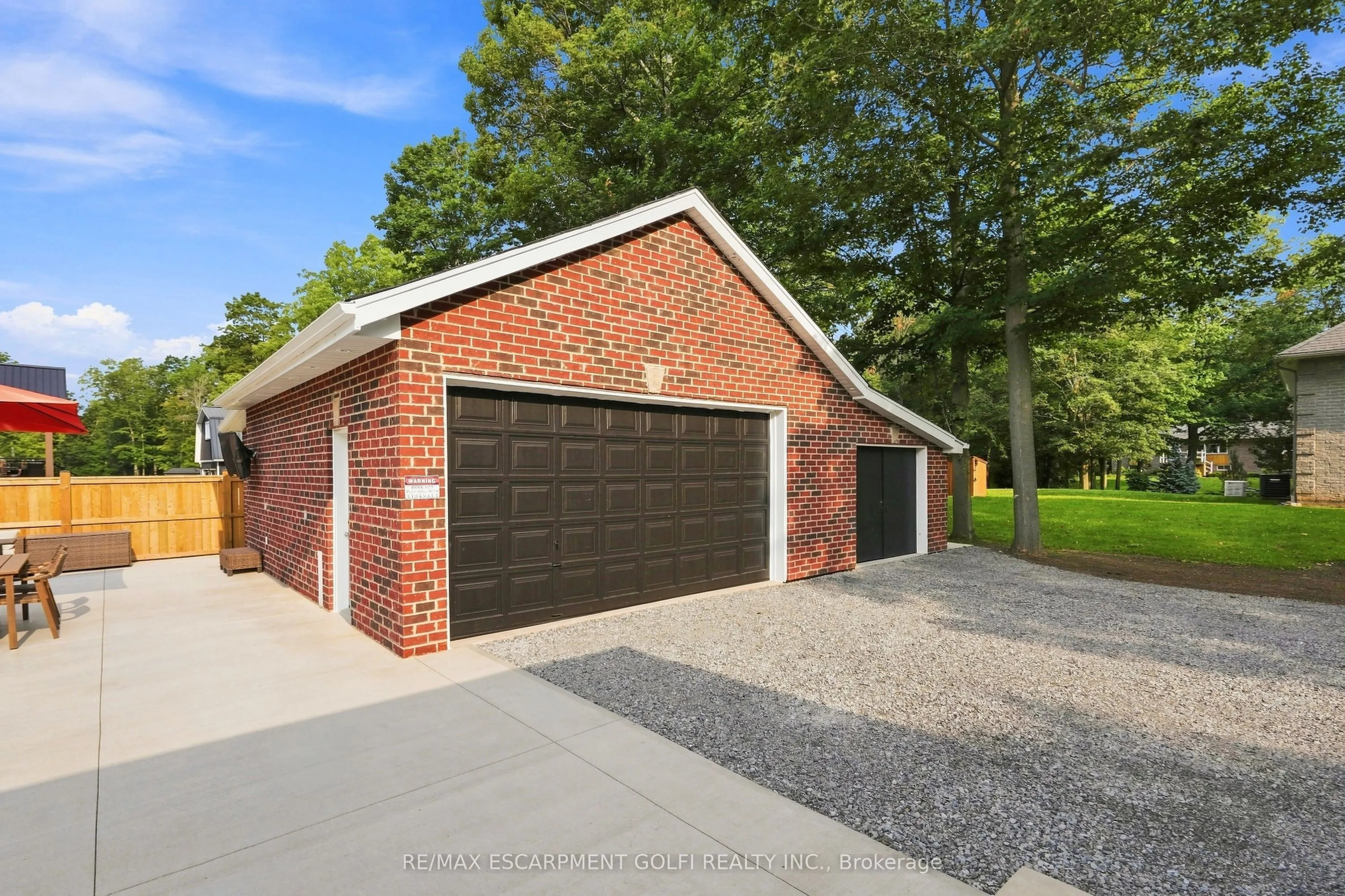 4861 Mapleview Crescent