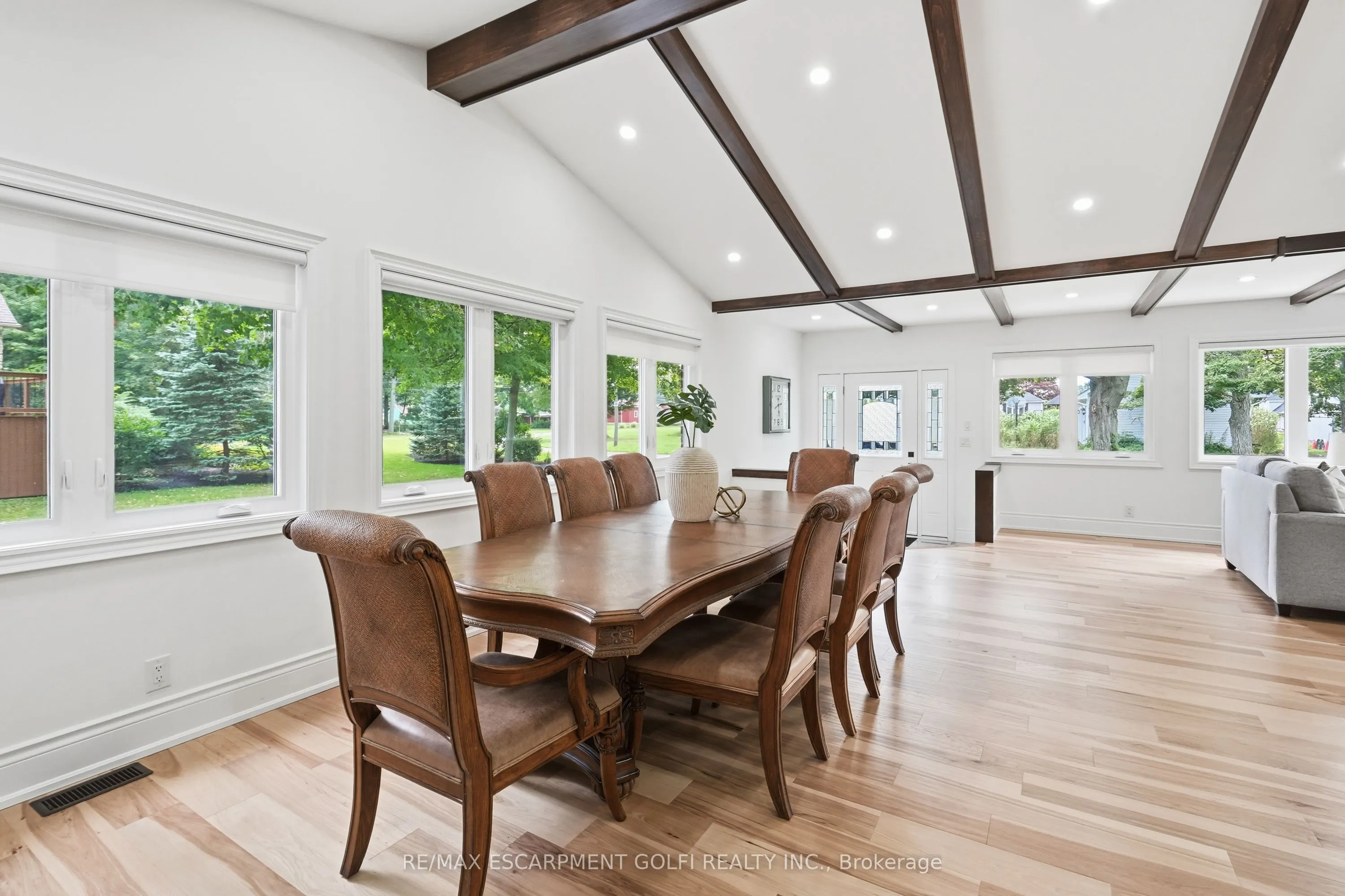 4861 Mapleview Crescent