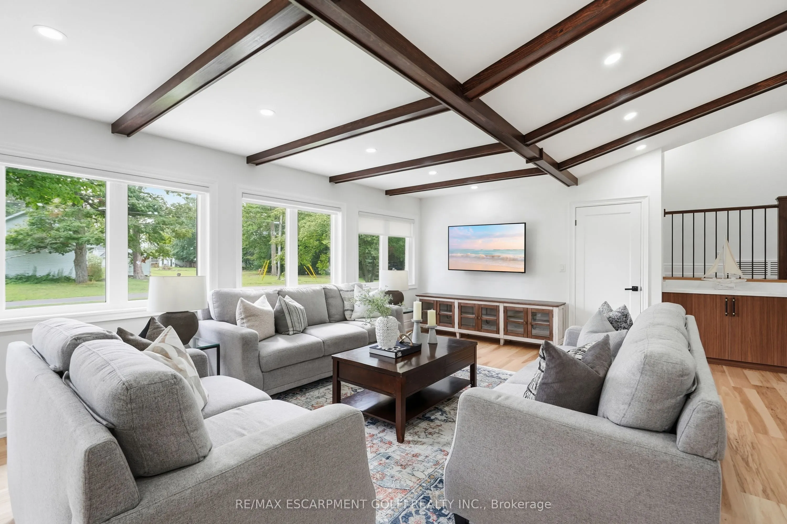 4861 Mapleview Crescent