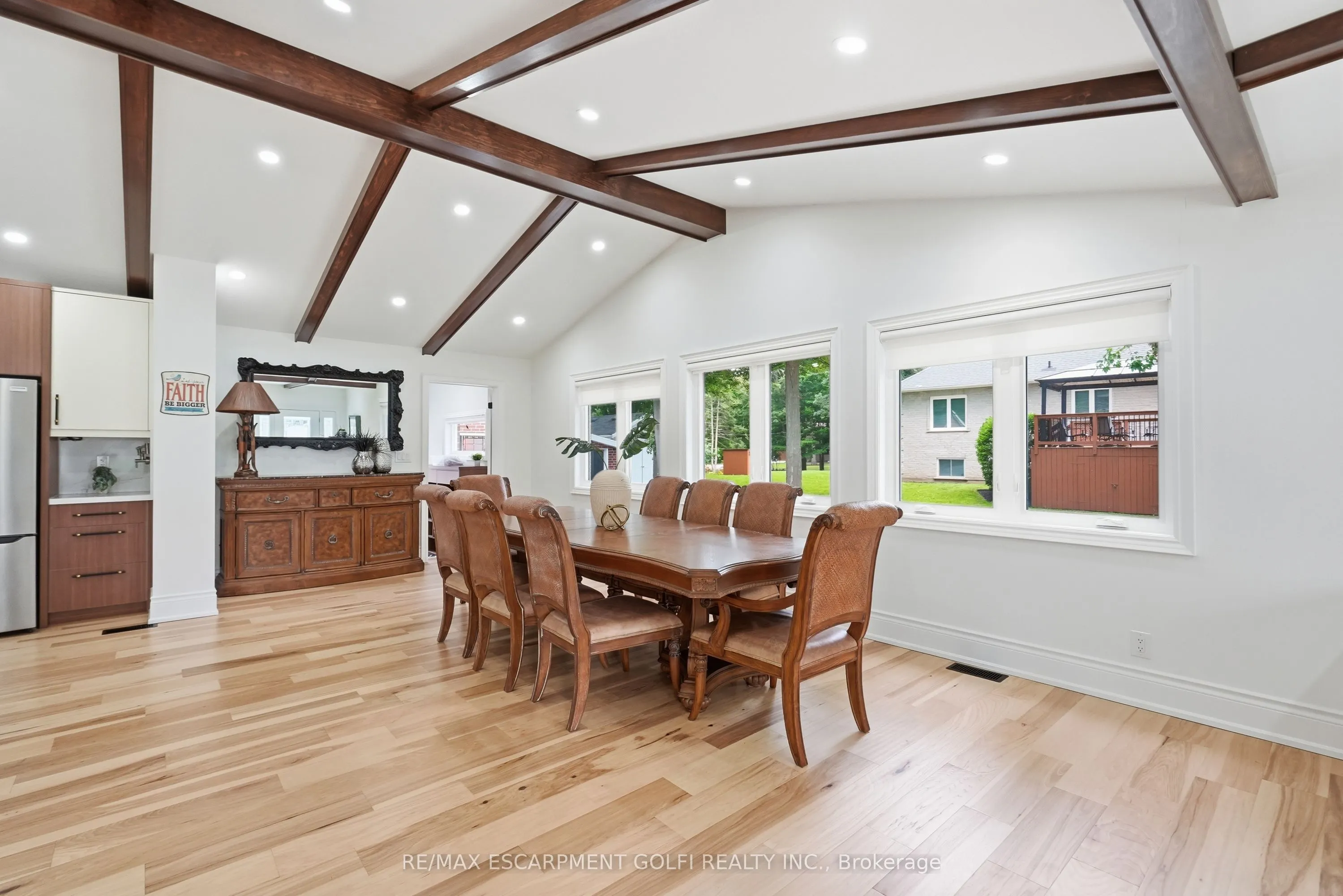 4861 Mapleview Crescent