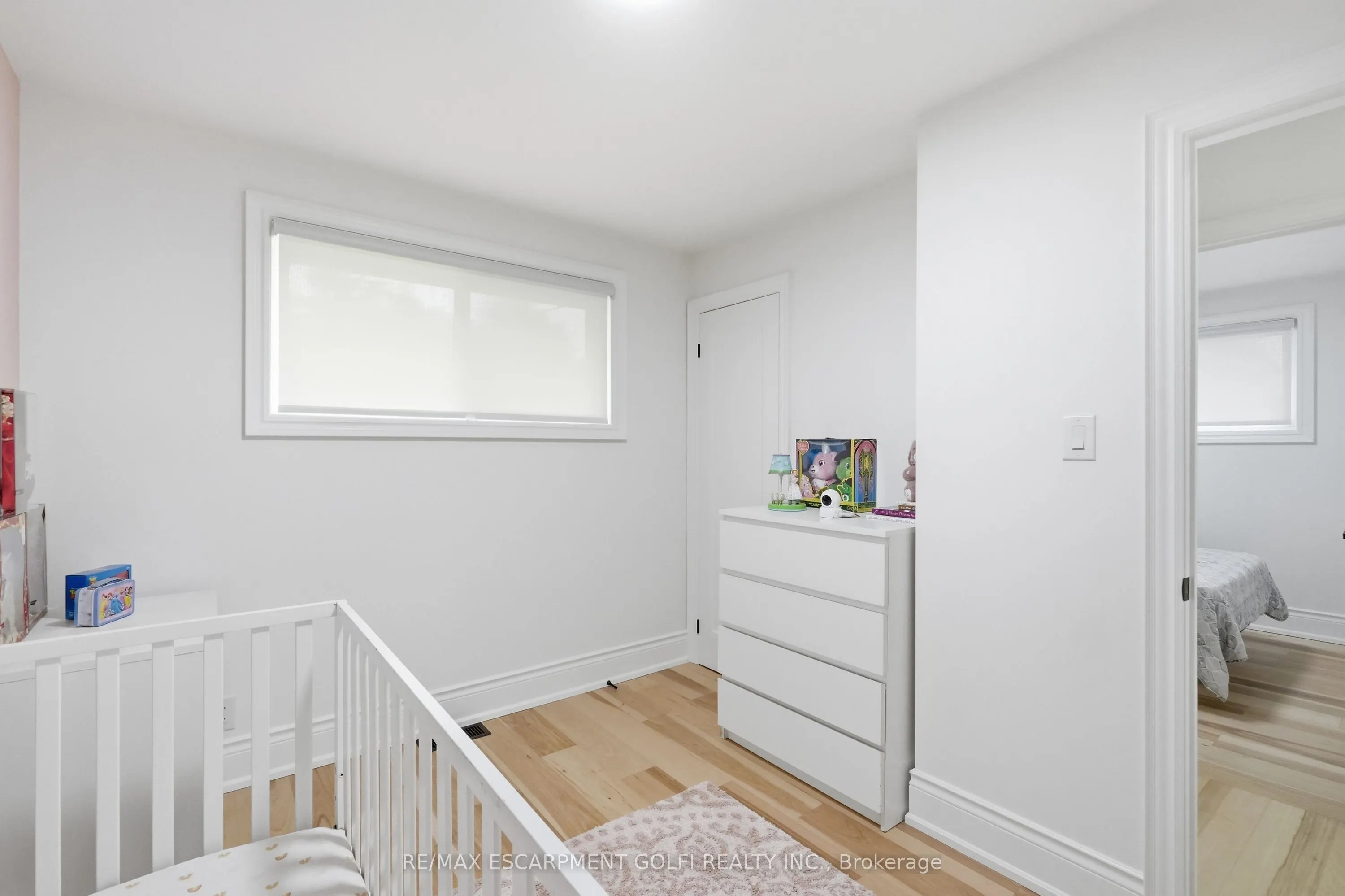 4861 Mapleview Crescent