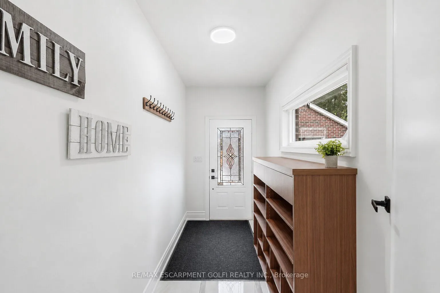 4861 Mapleview Crescent