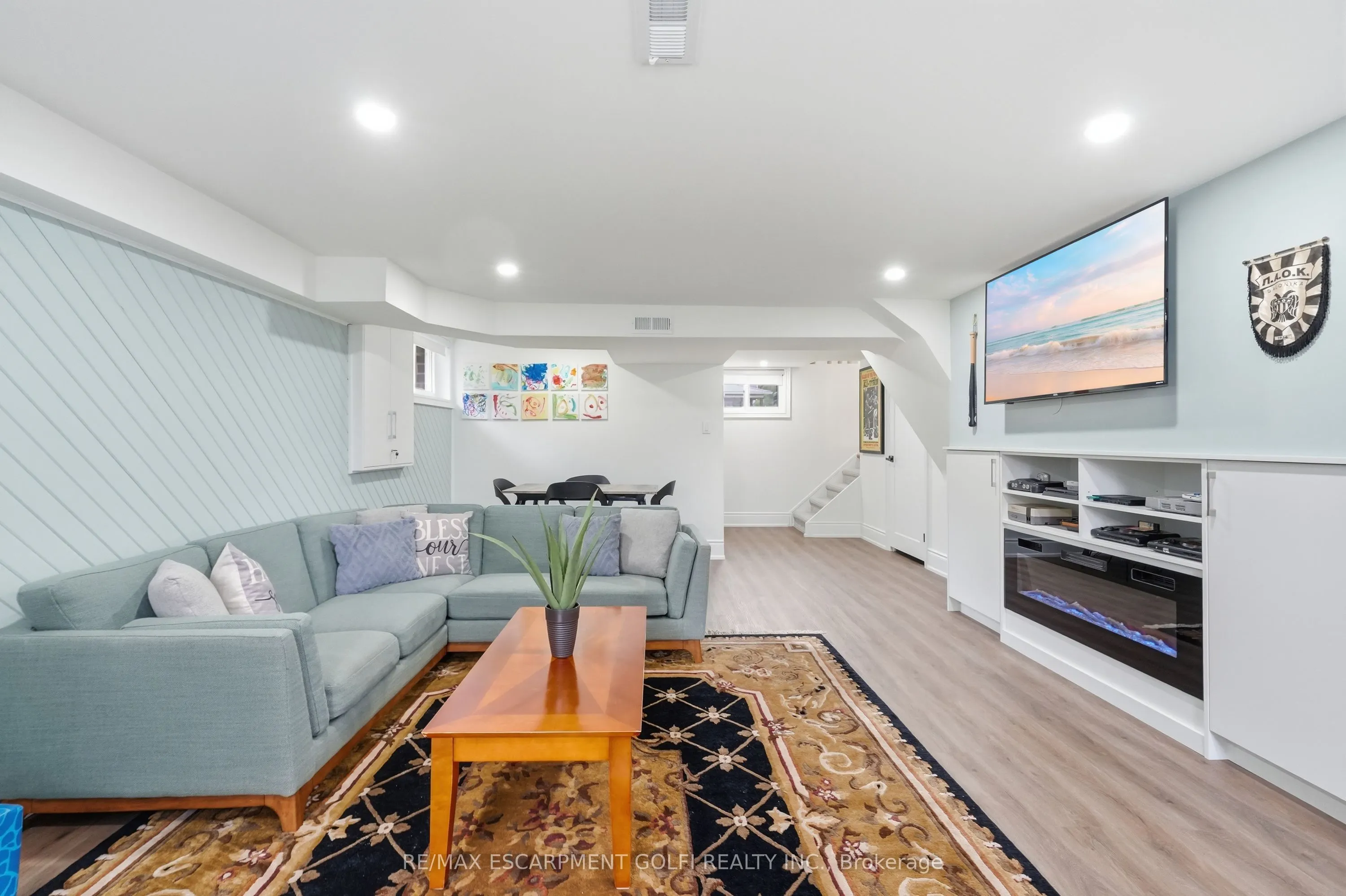 4861 Mapleview Crescent