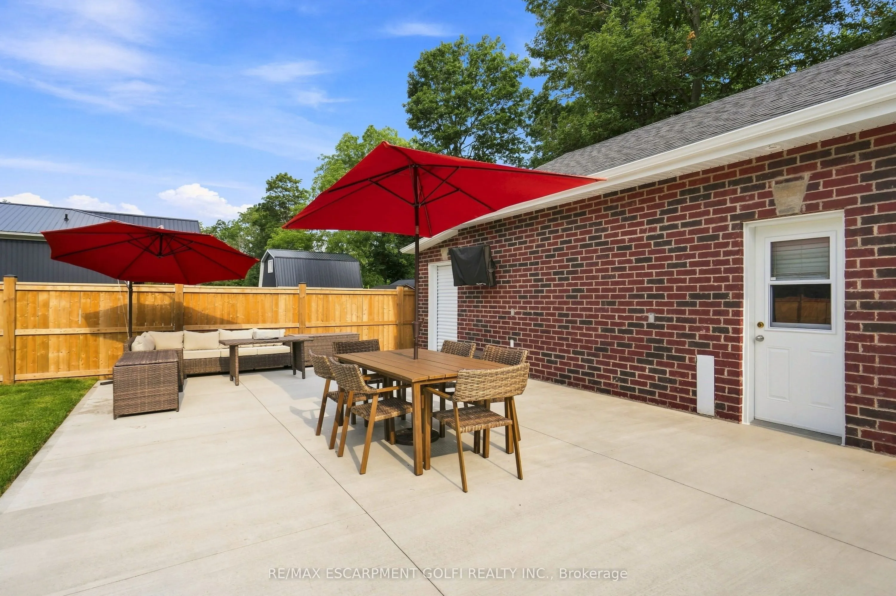 4861 Mapleview Crescent