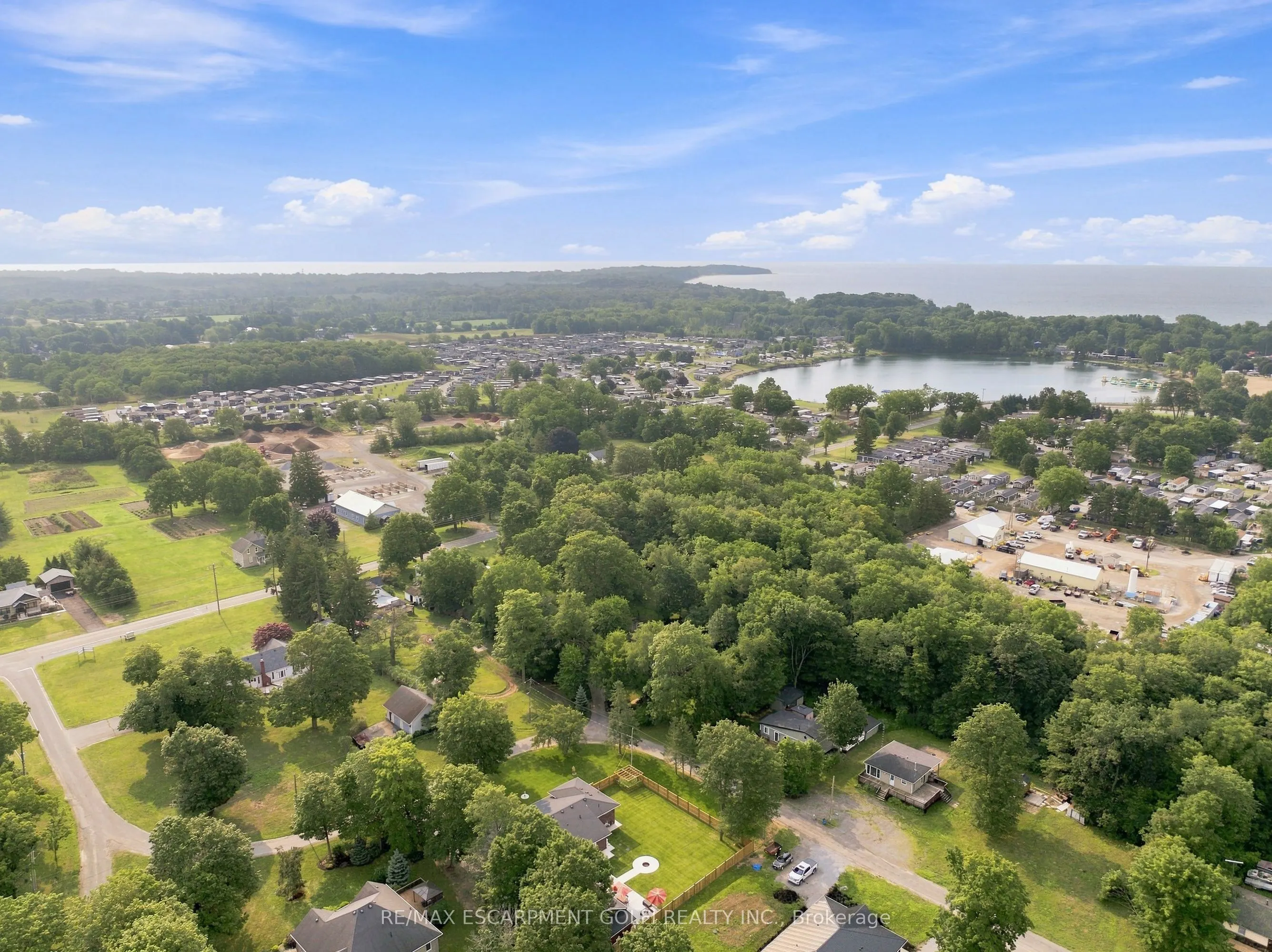 4861 Mapleview Crescent