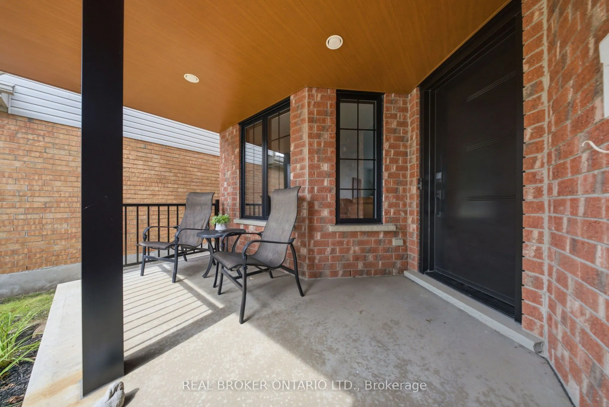 19 Boulder Crescent