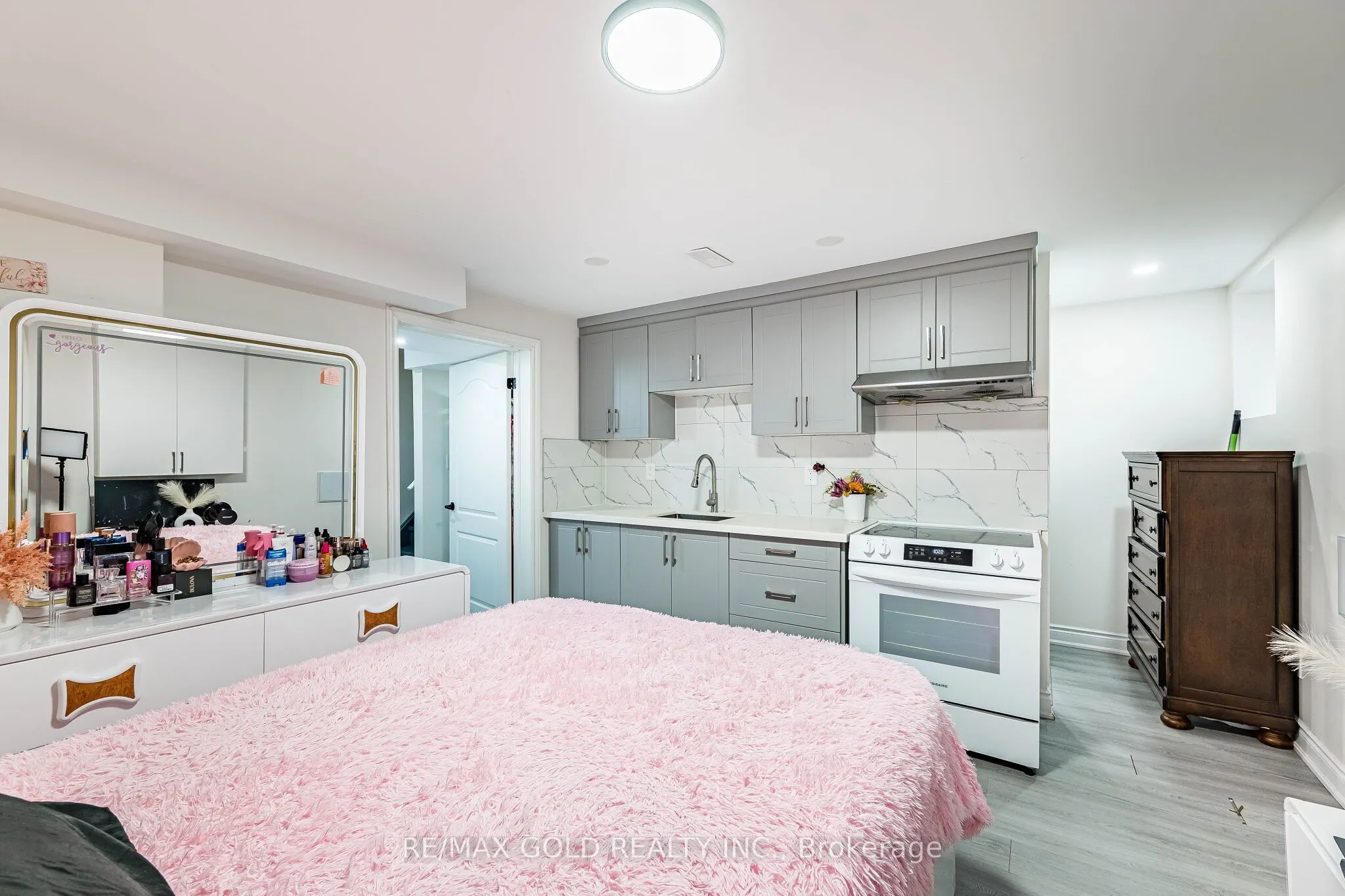 119 Glazebrook Crescent