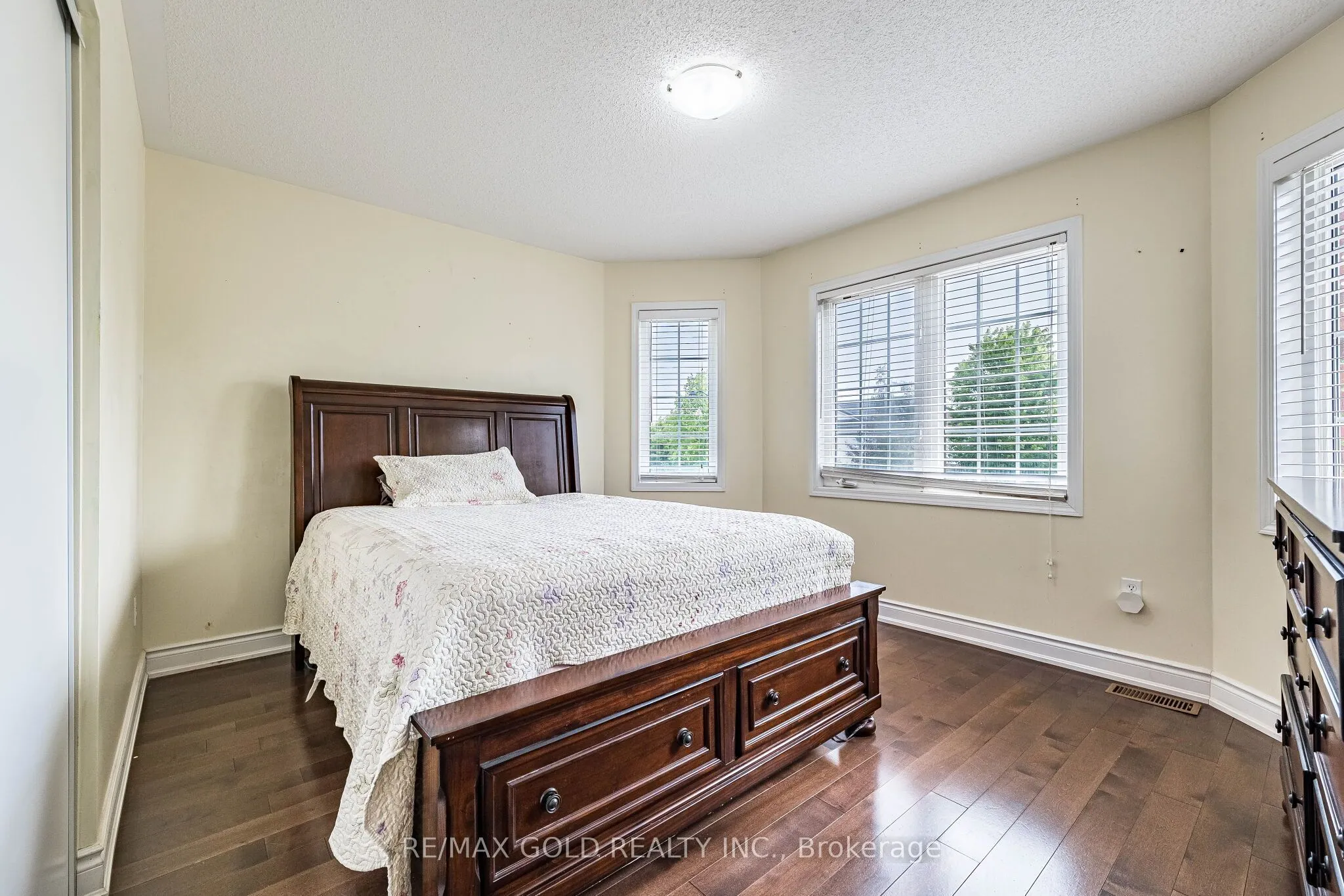 119 Glazebrook Crescent