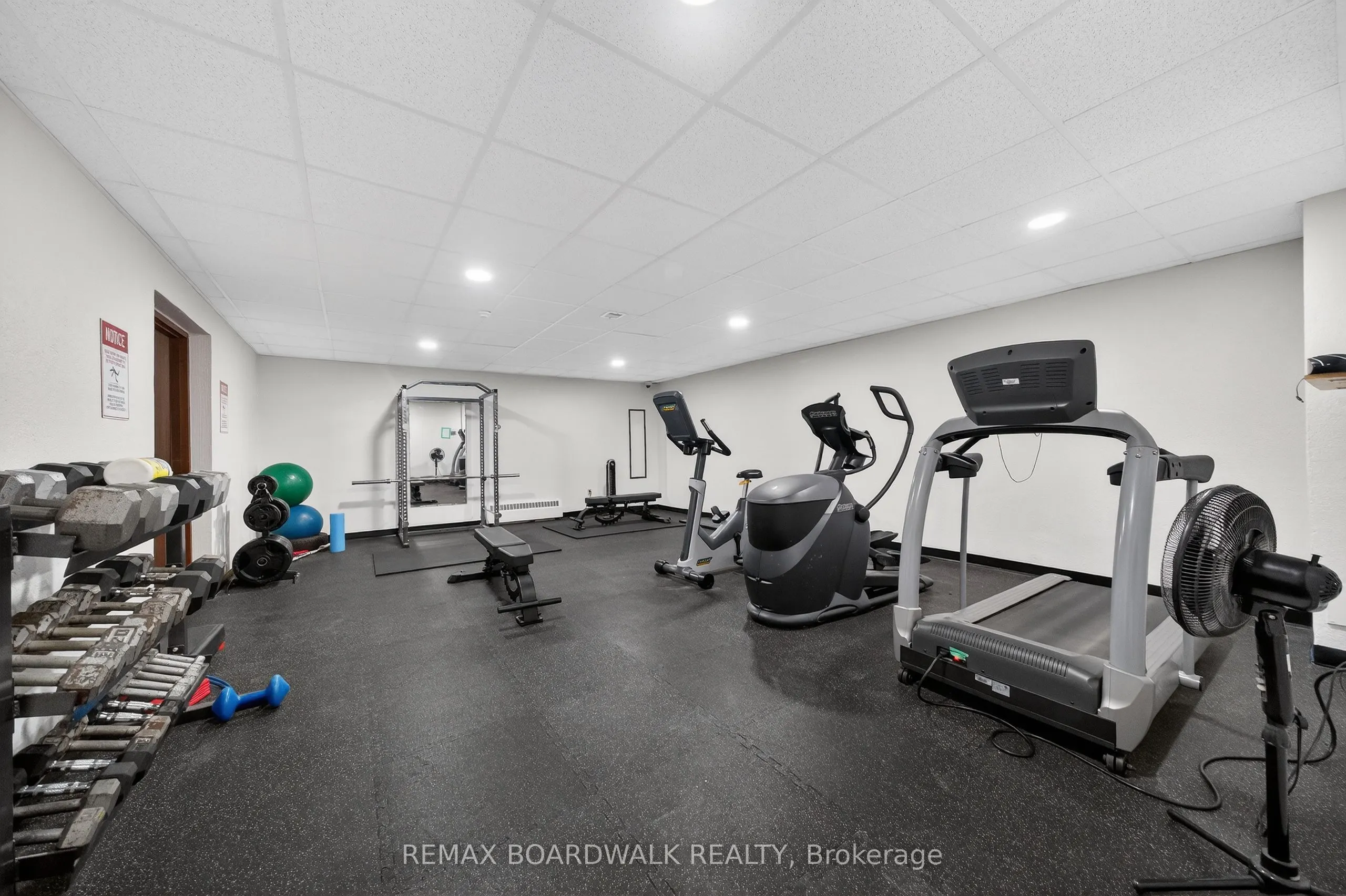 1356 Meadowlands Drive E #407