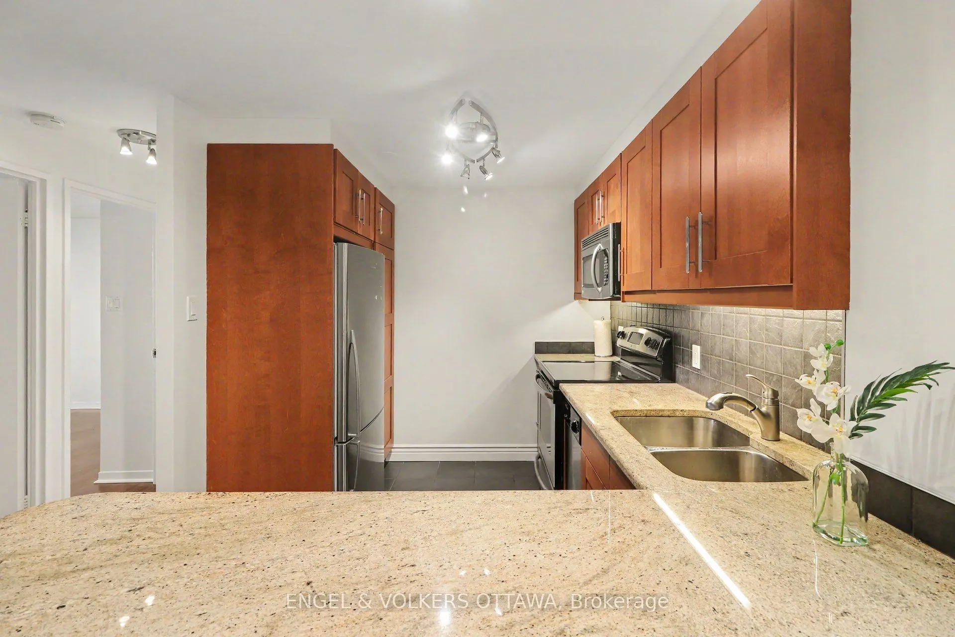 415 Greenview Avenue #1702