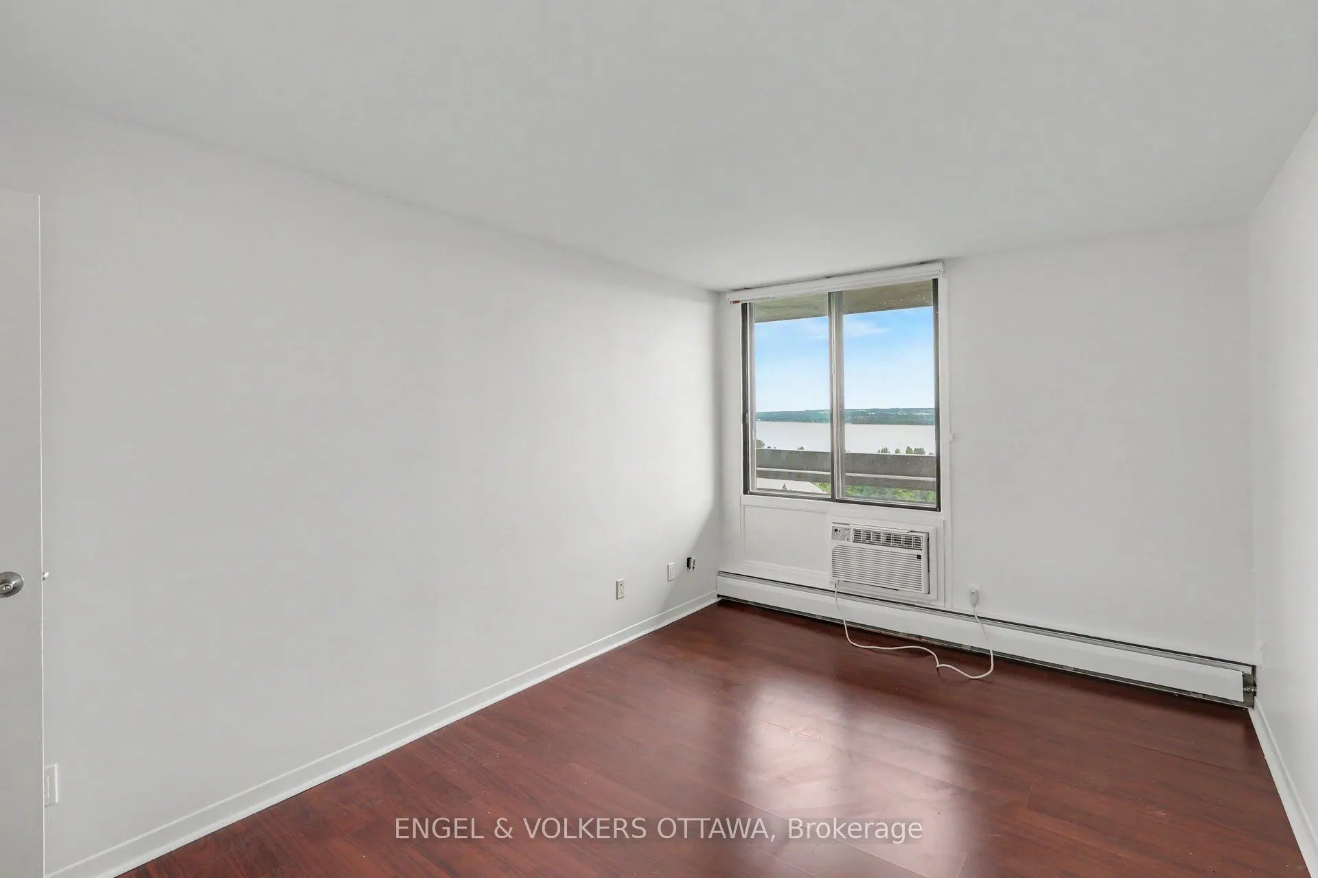 415 Greenview Avenue #1702