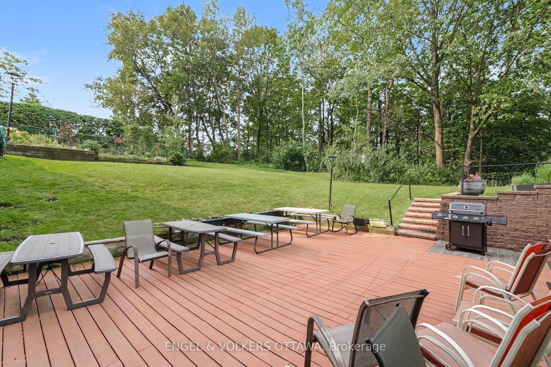 415 Greenview Avenue #1702