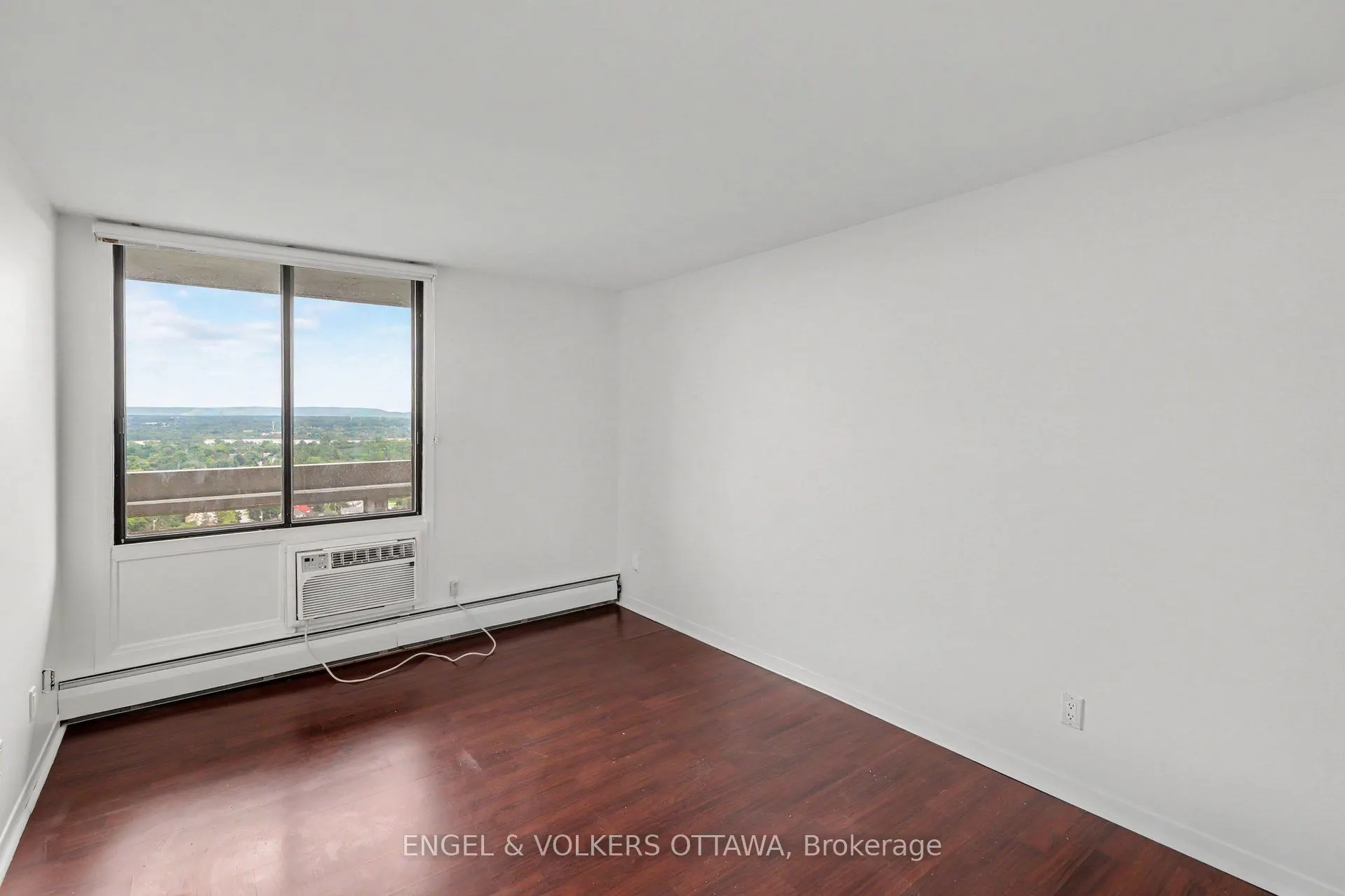 415 Greenview Avenue #1702
