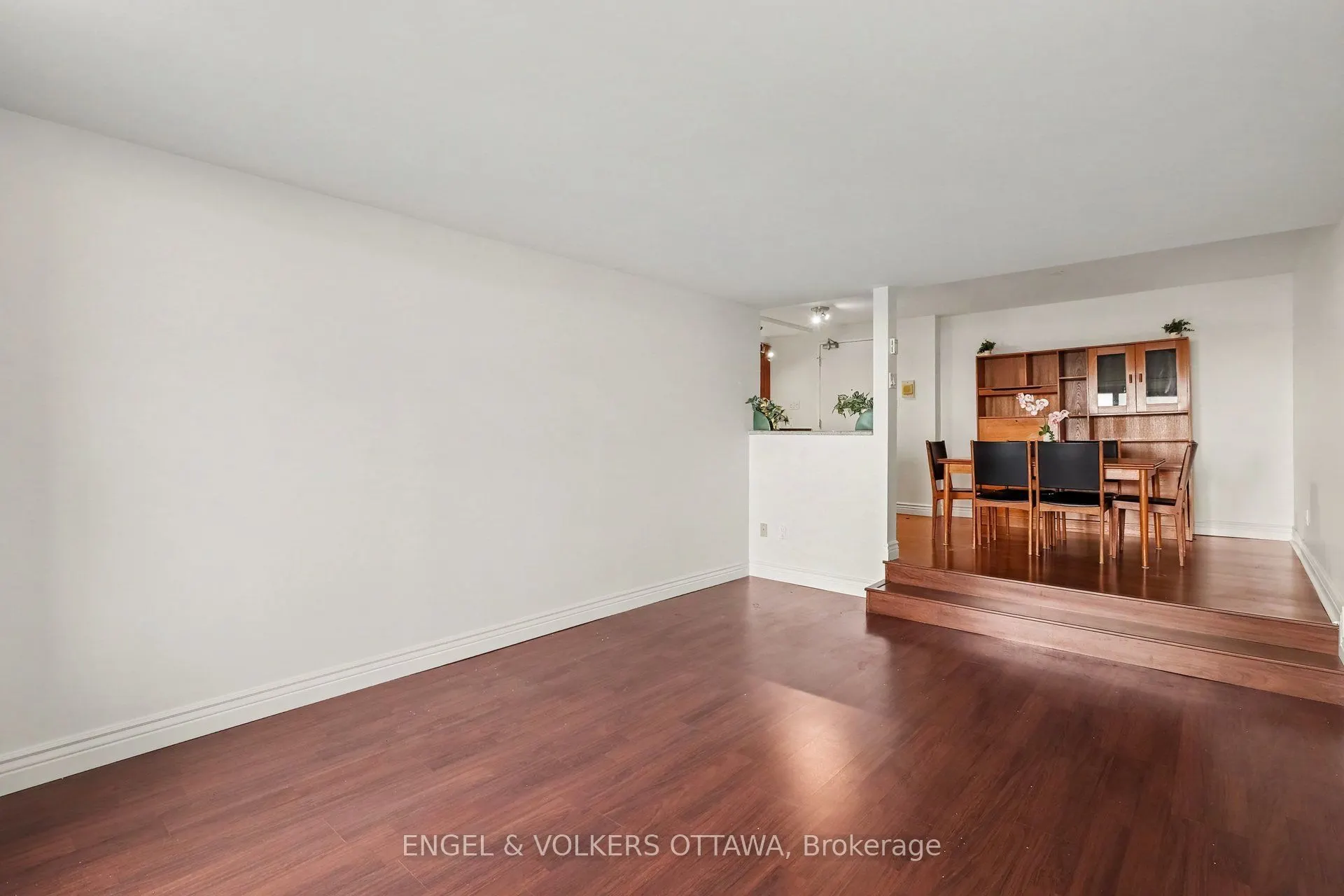 415 Greenview Avenue #1702