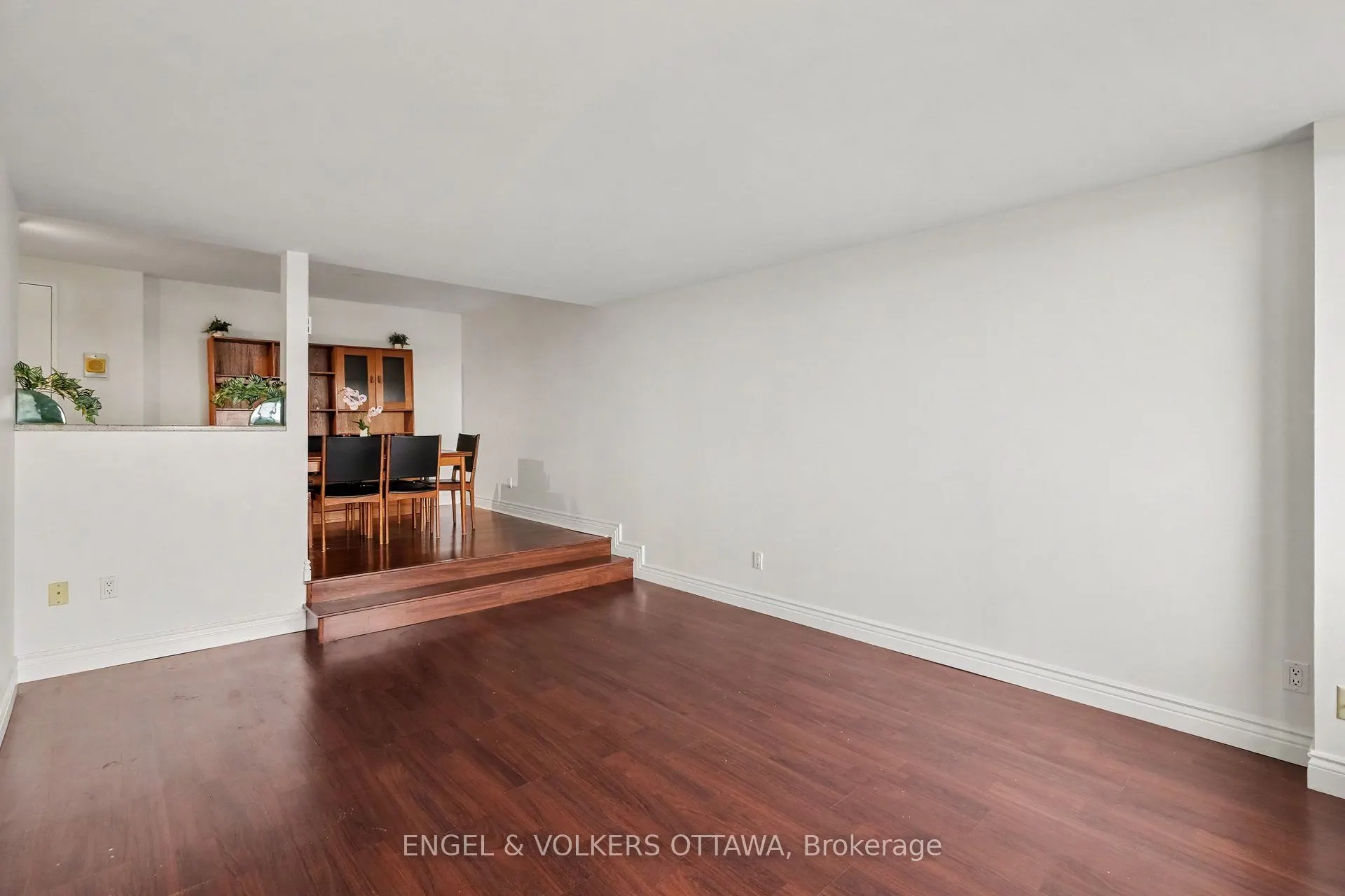 415 Greenview Avenue #1702
