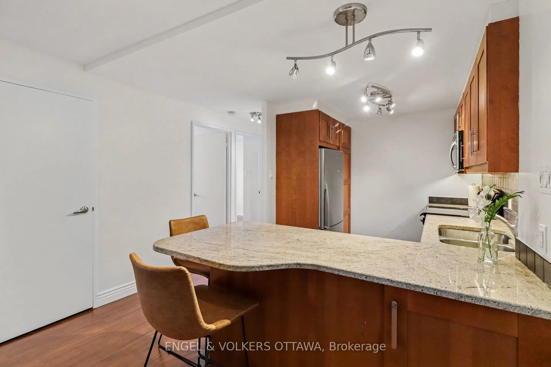 415 Greenview Avenue #1702