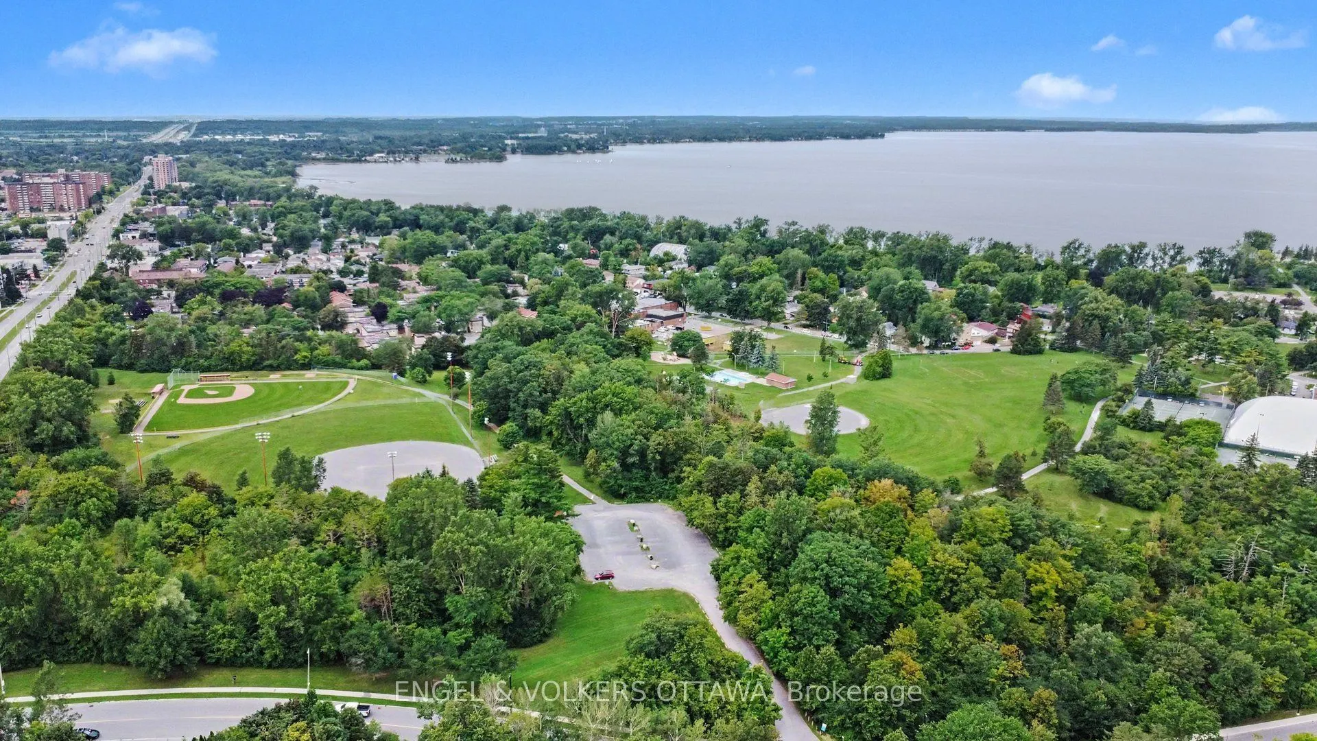 415 Greenview Avenue #1702