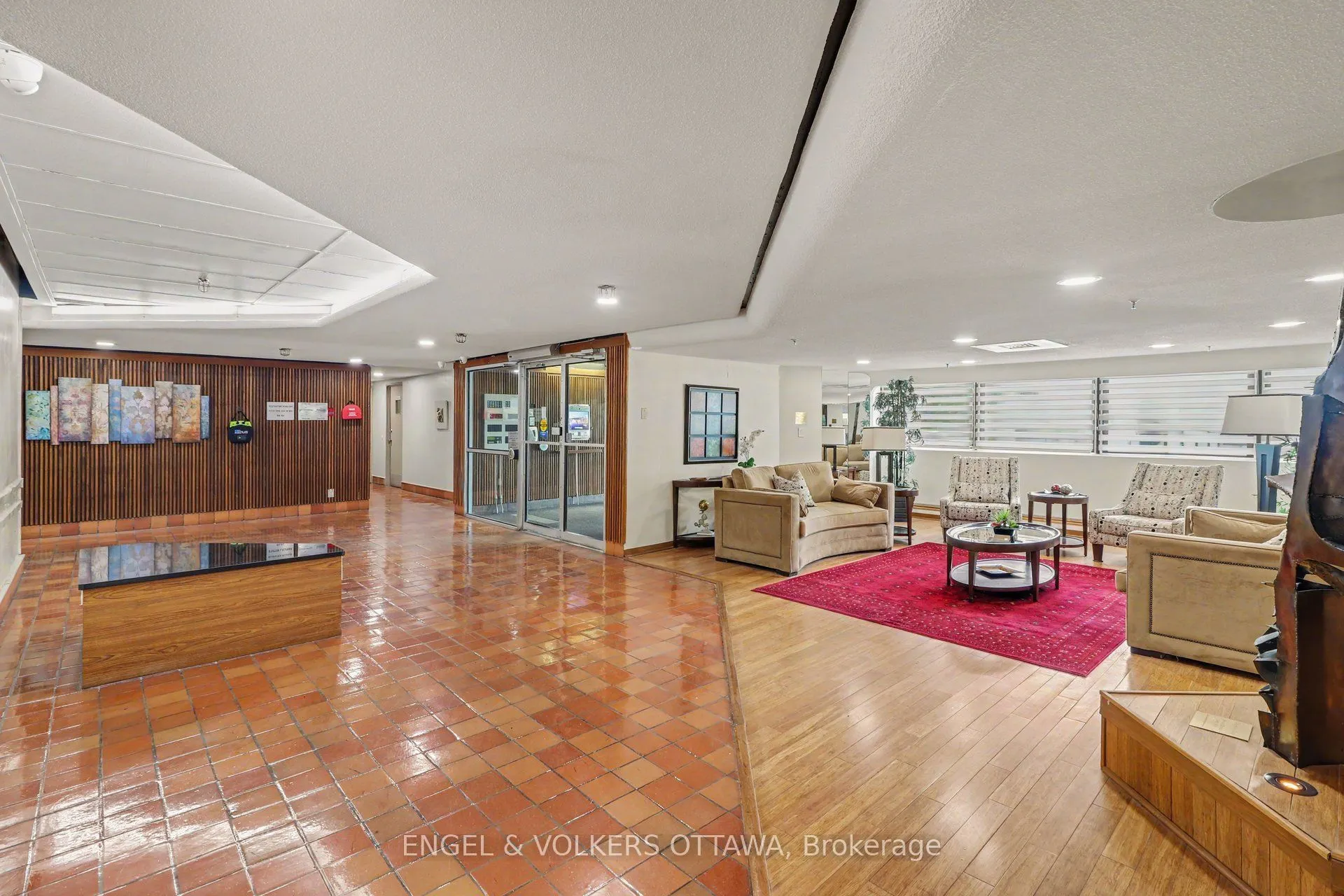 415 Greenview Avenue #1702