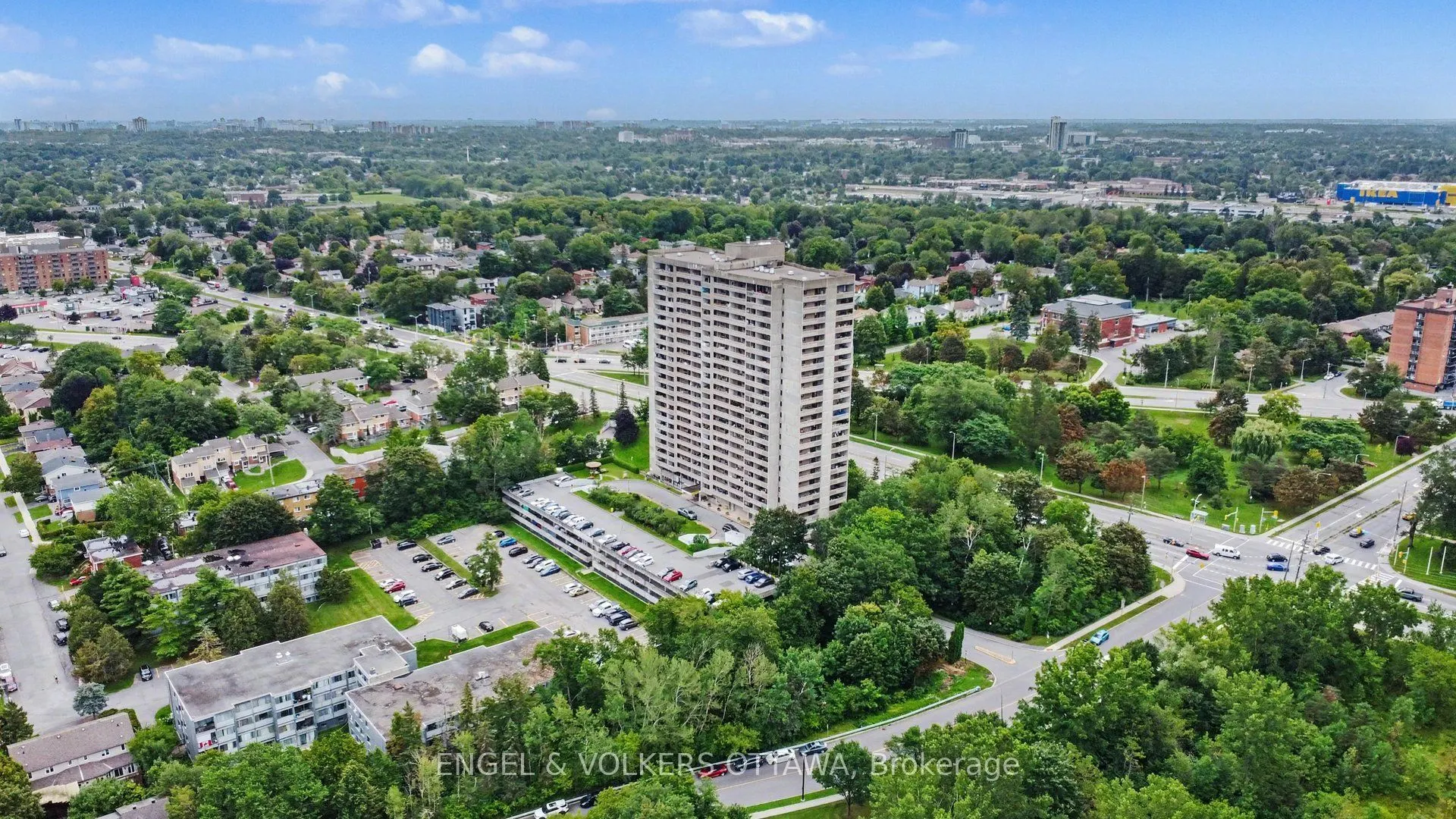 415 Greenview Avenue #1702