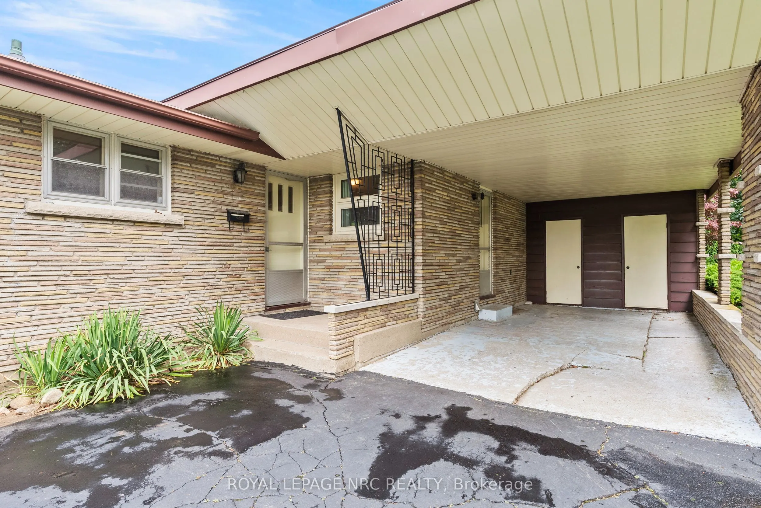 552 Bunting Road
