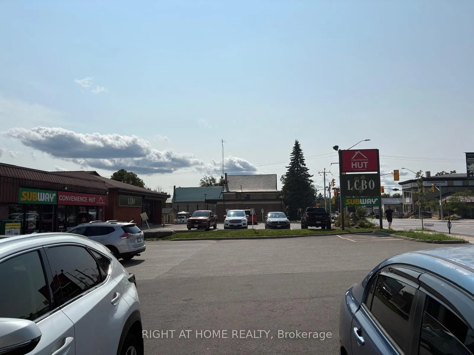 122 King Street W
