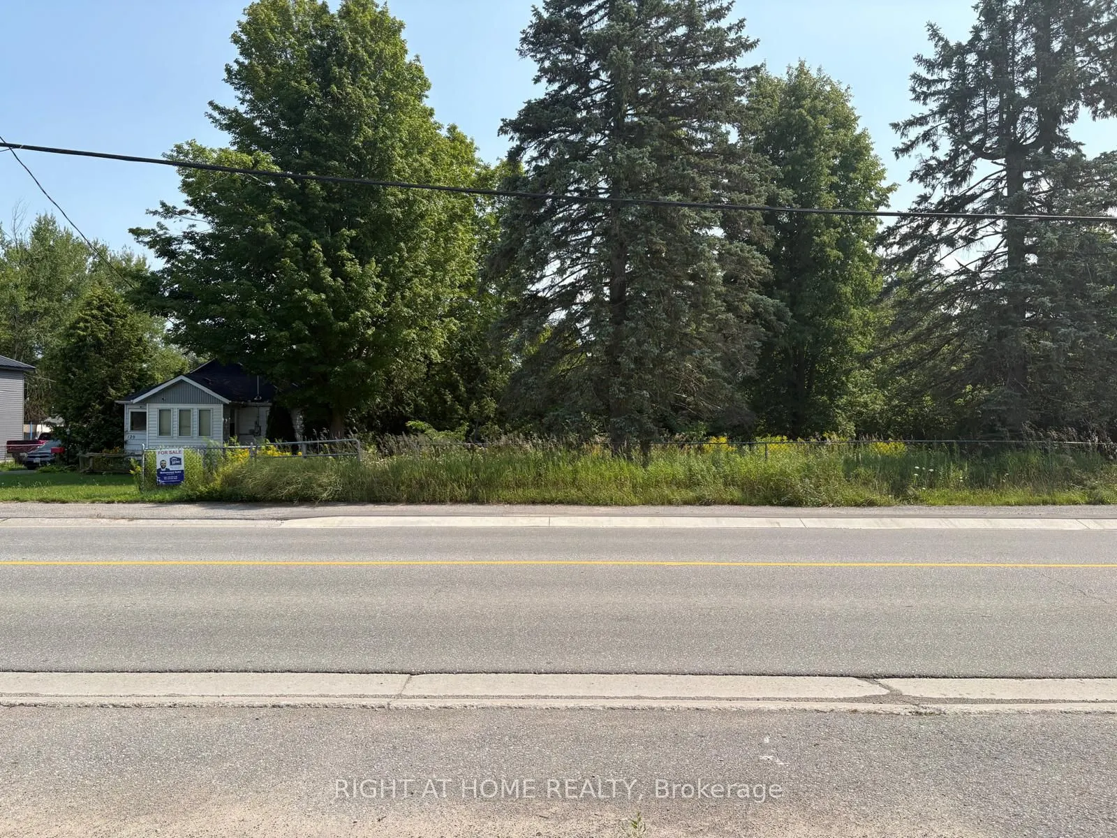 122 King Street W